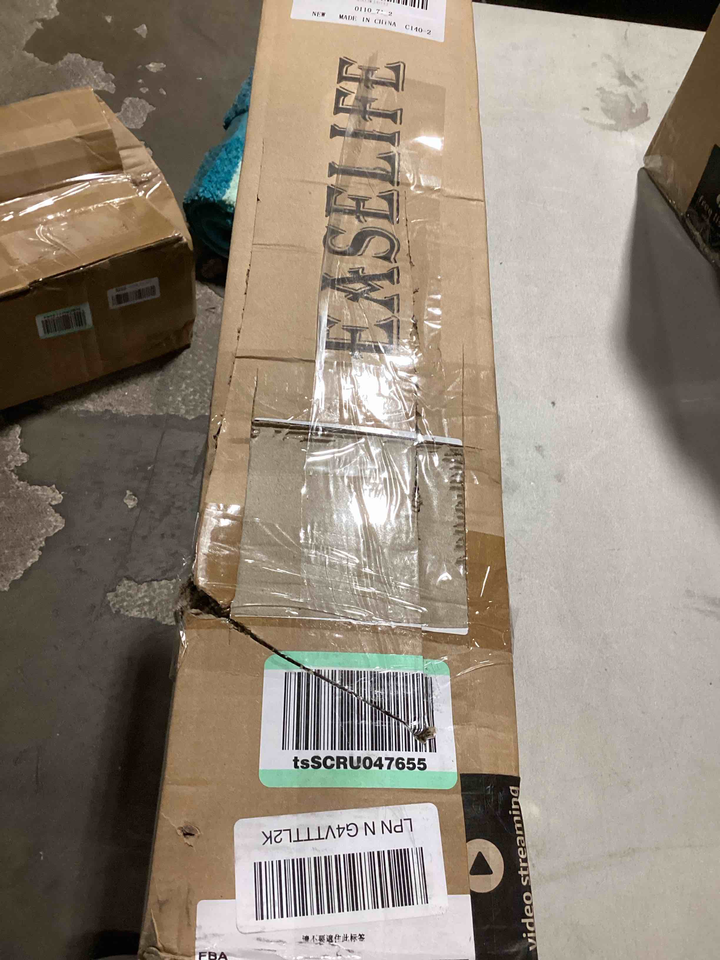 https://s3.amazonaws.com/lotting-images-prod/bidfta/PNK0435122_1729776894616.jpeg