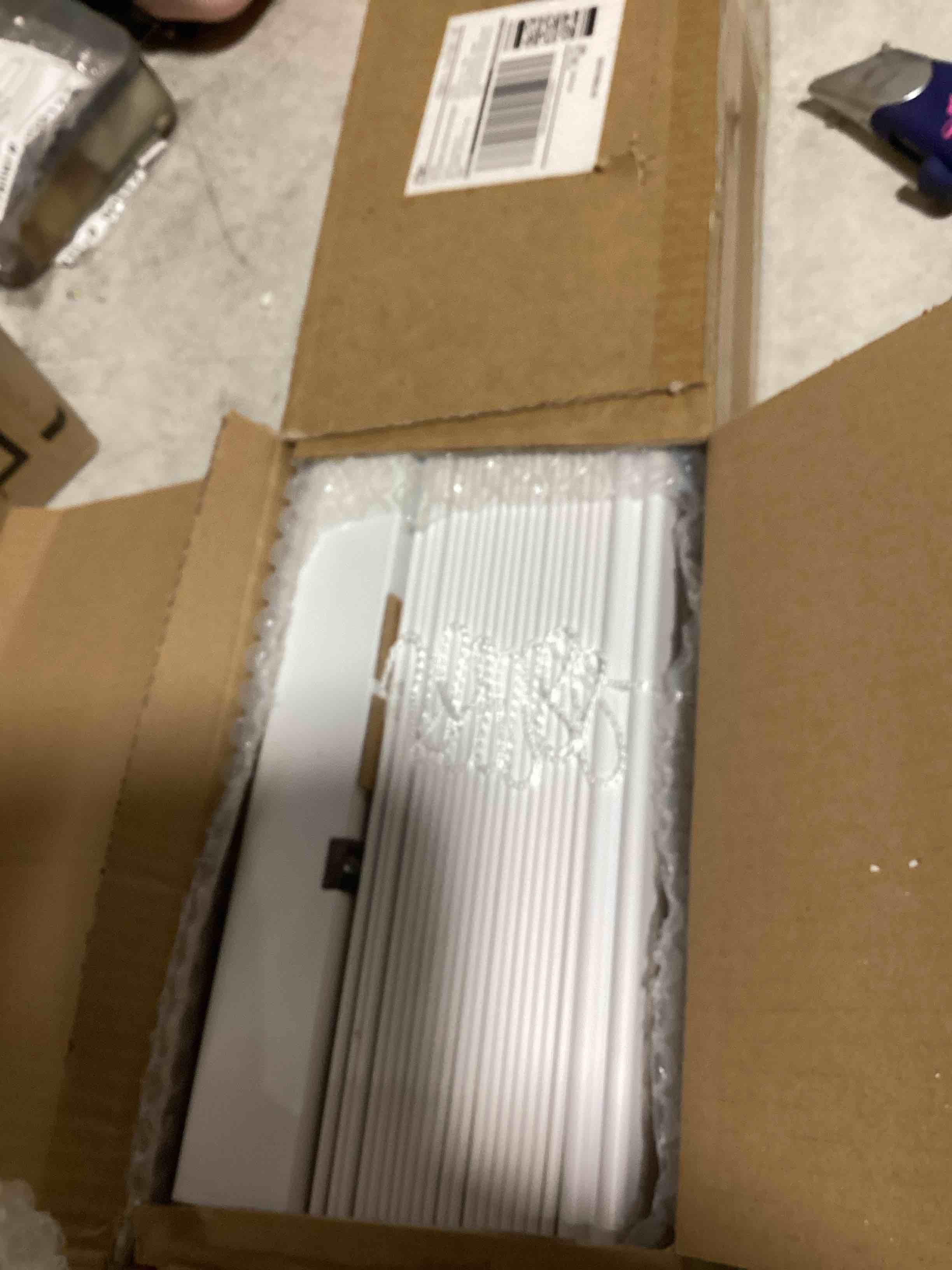 https://s3.amazonaws.com/lotting-images-prod/bidfta/PNK0435991_1729169756931.jpeg