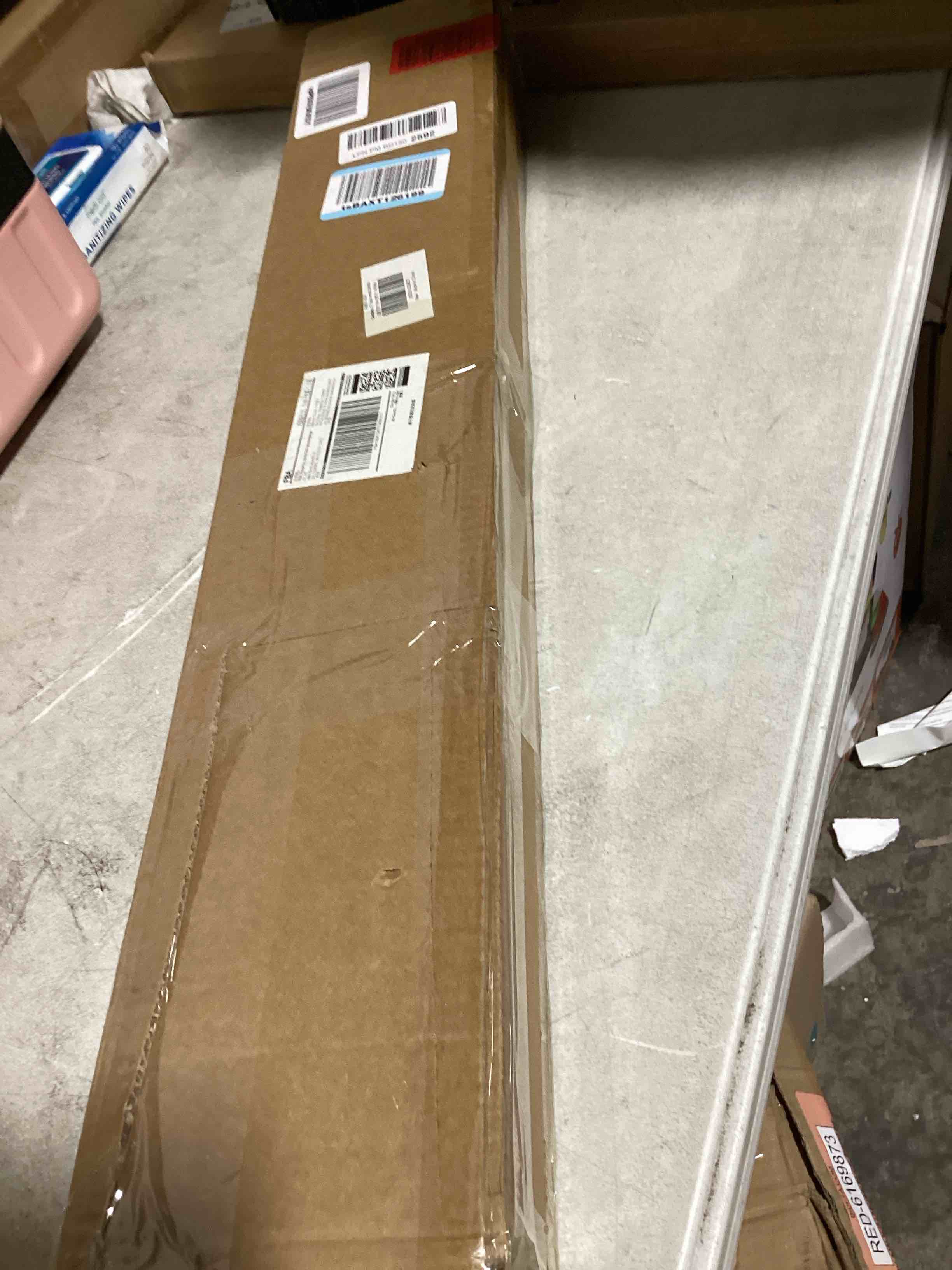 https://s3.amazonaws.com/lotting-images-prod/bidfta/PNK0435991_1729169781115.jpeg