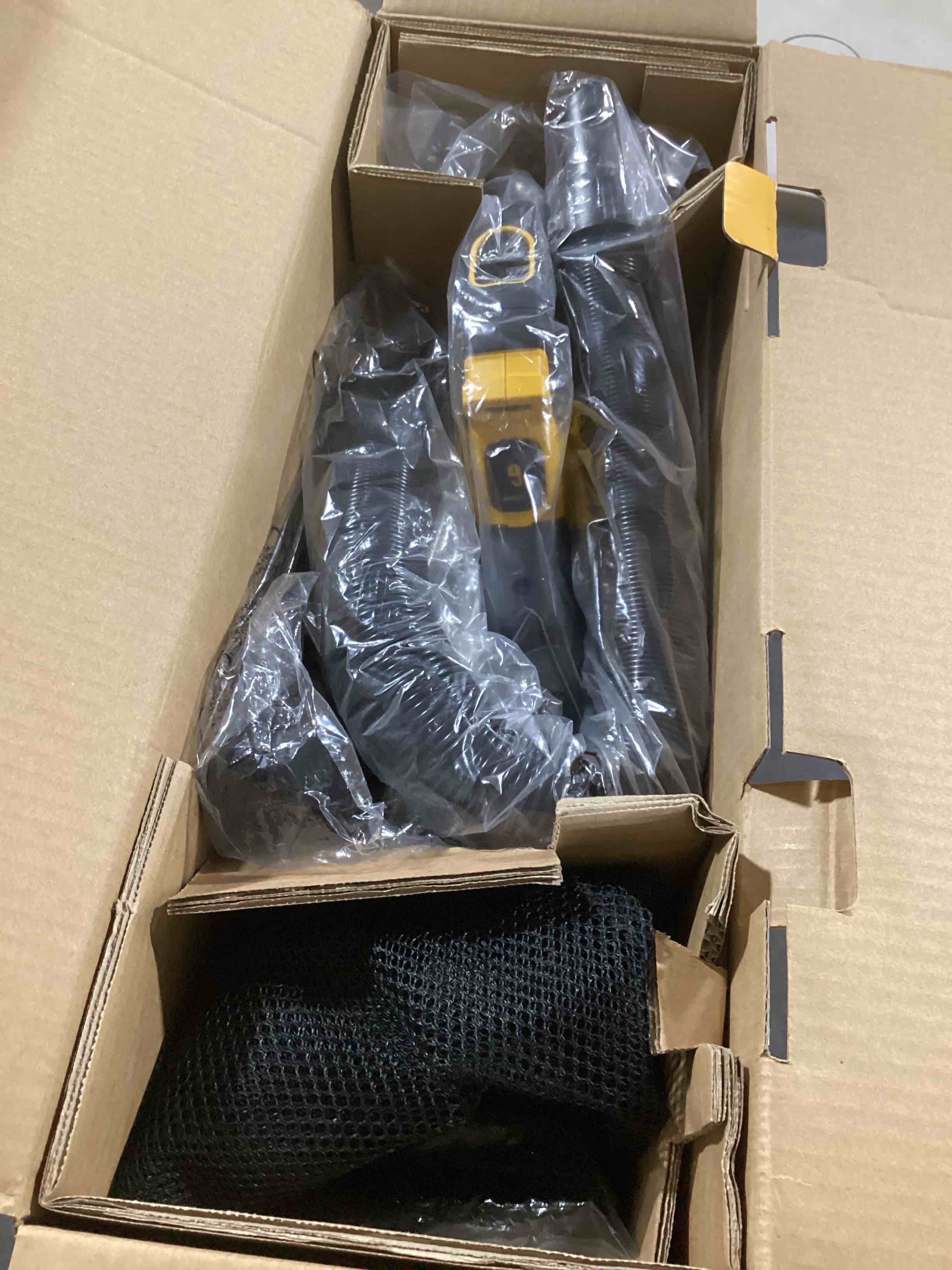 https://s3.amazonaws.com/lotting-images-prod/bidfta/PNK0436414_1730749116784.jpeg