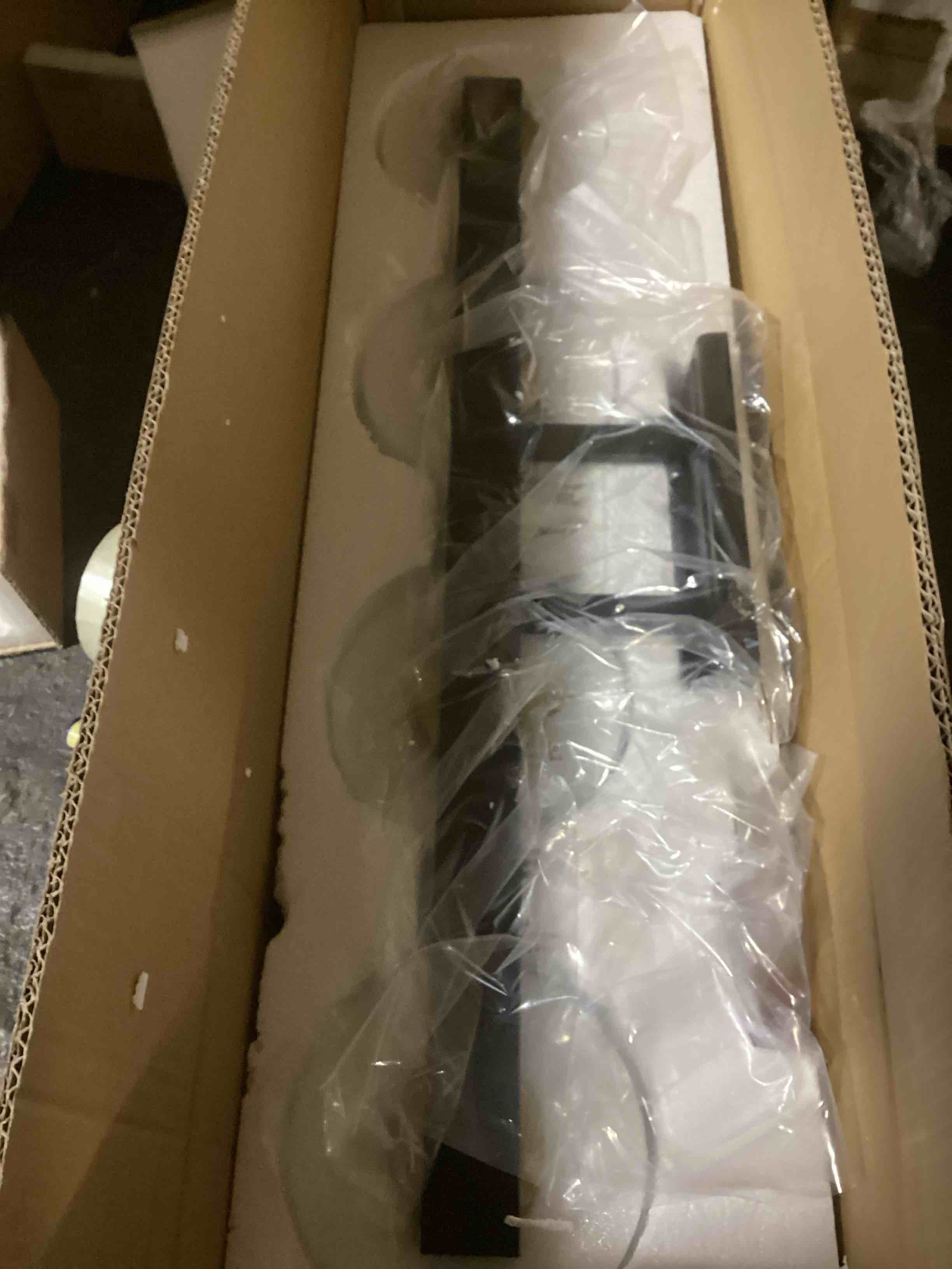 https://s3.amazonaws.com/lotting-images-prod/bidfta/PNK0437597_1729877121519.jpeg
