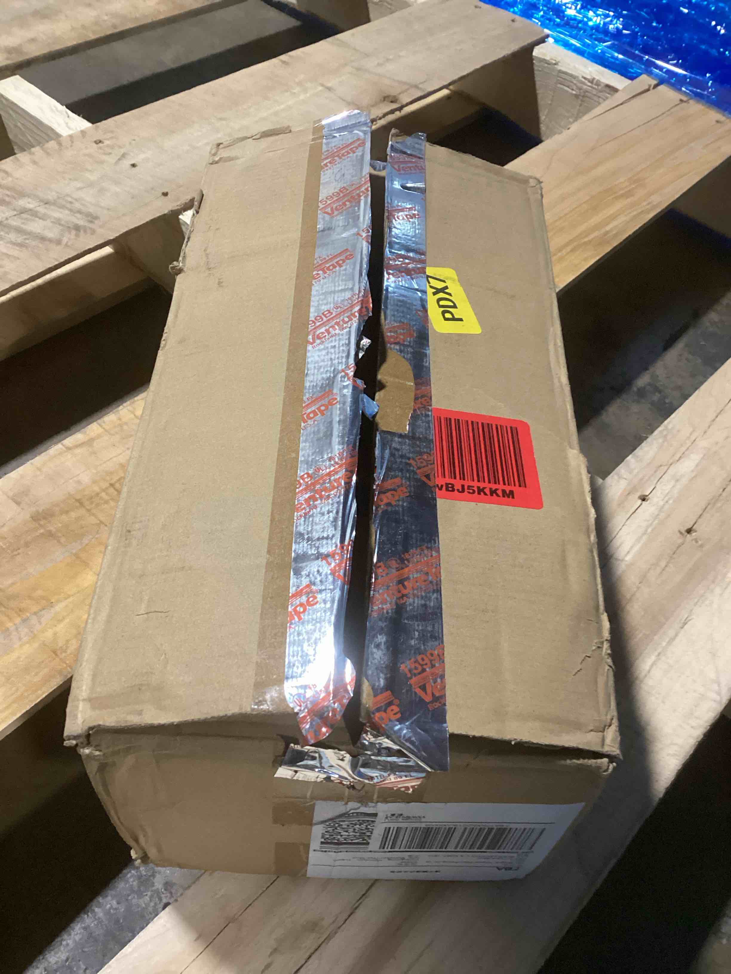 https://s3.amazonaws.com/lotting-images-prod/bidfta/PNK0437867_1729604121285.jpeg
