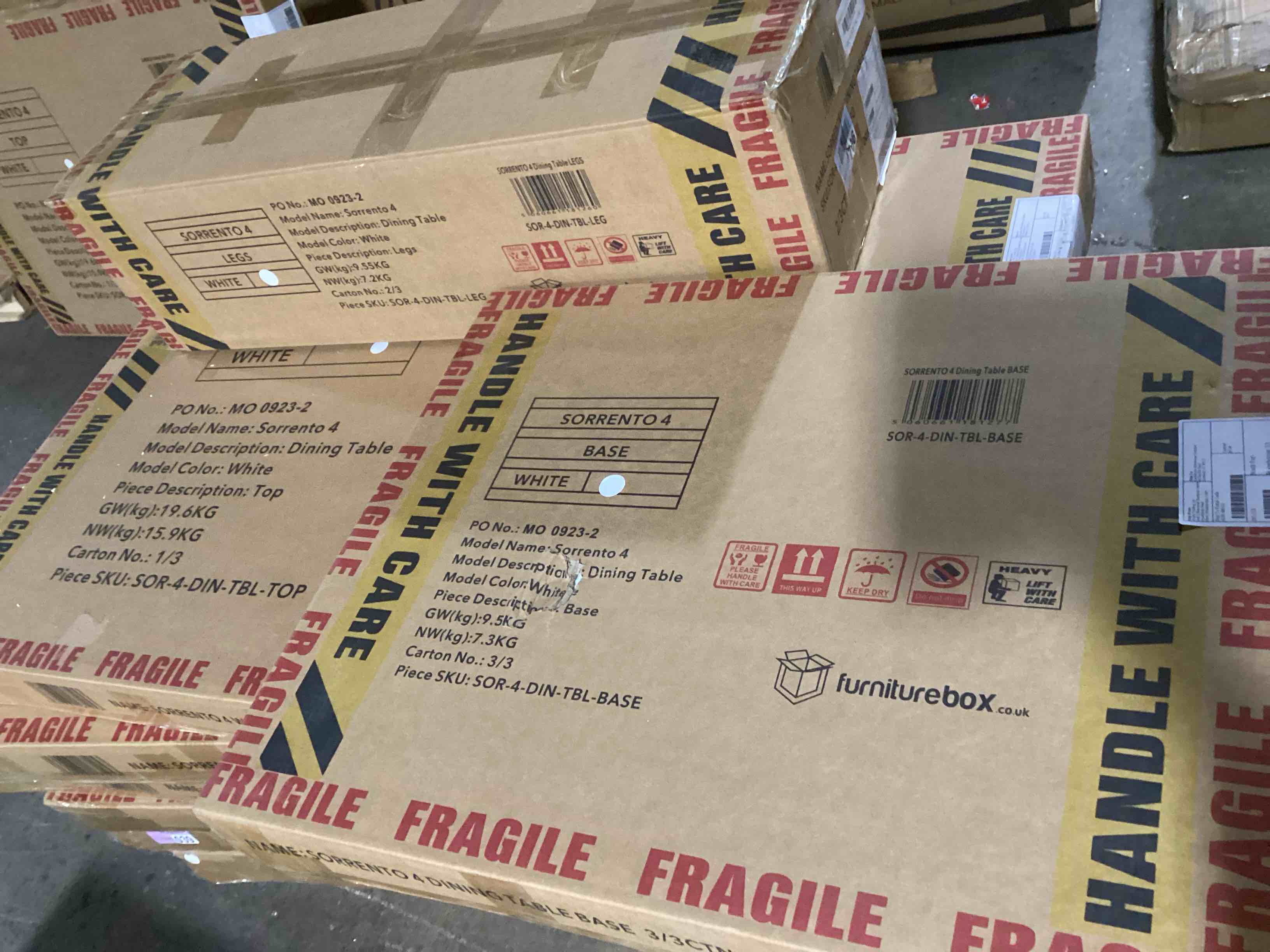 https://s3.amazonaws.com/lotting-images-prod/bidfta/PNK0437928_1729532450775.jpeg