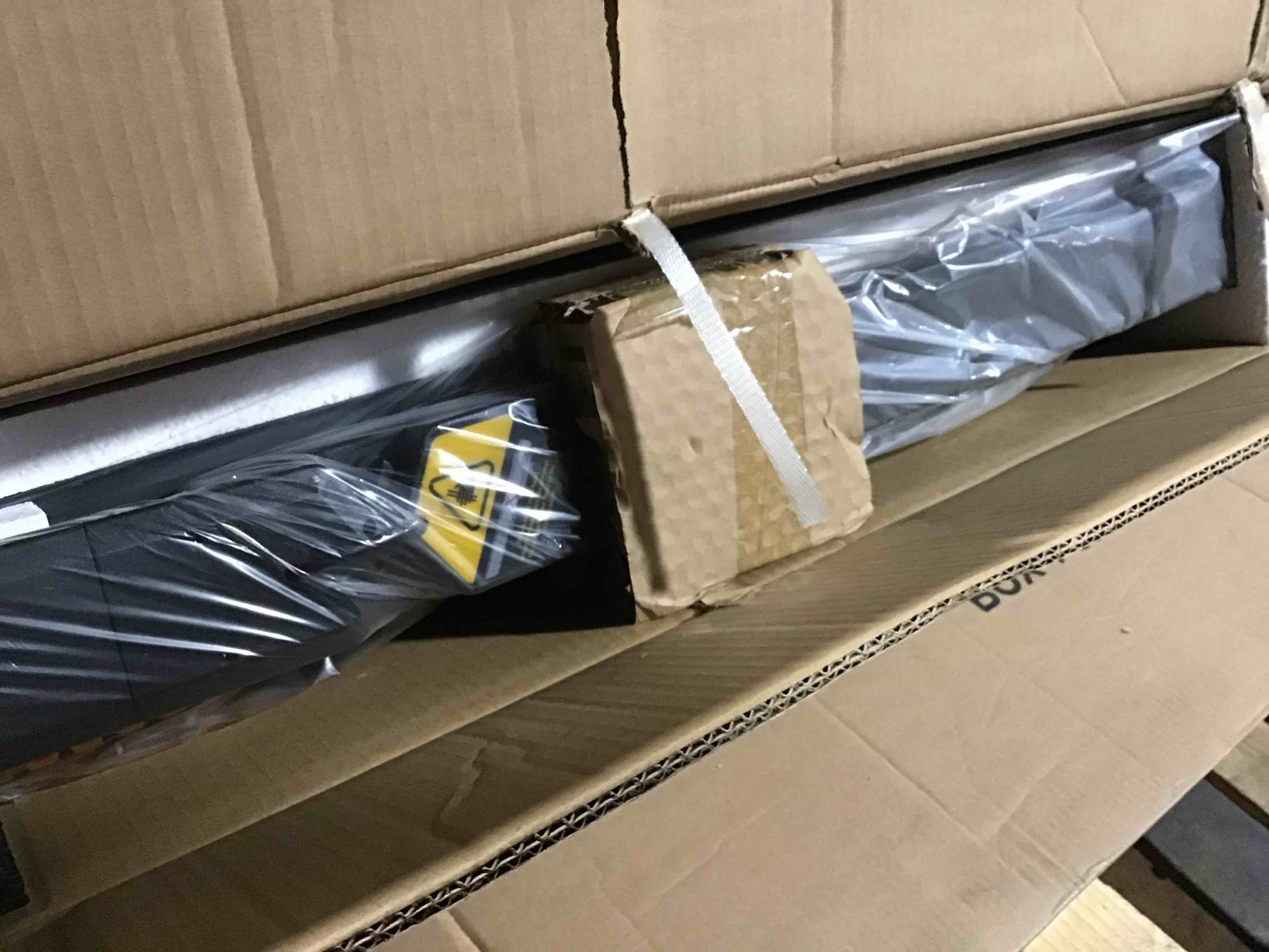 https://s3.amazonaws.com/lotting-images-prod/bidfta/PNK0439411_1729776582480.jpeg