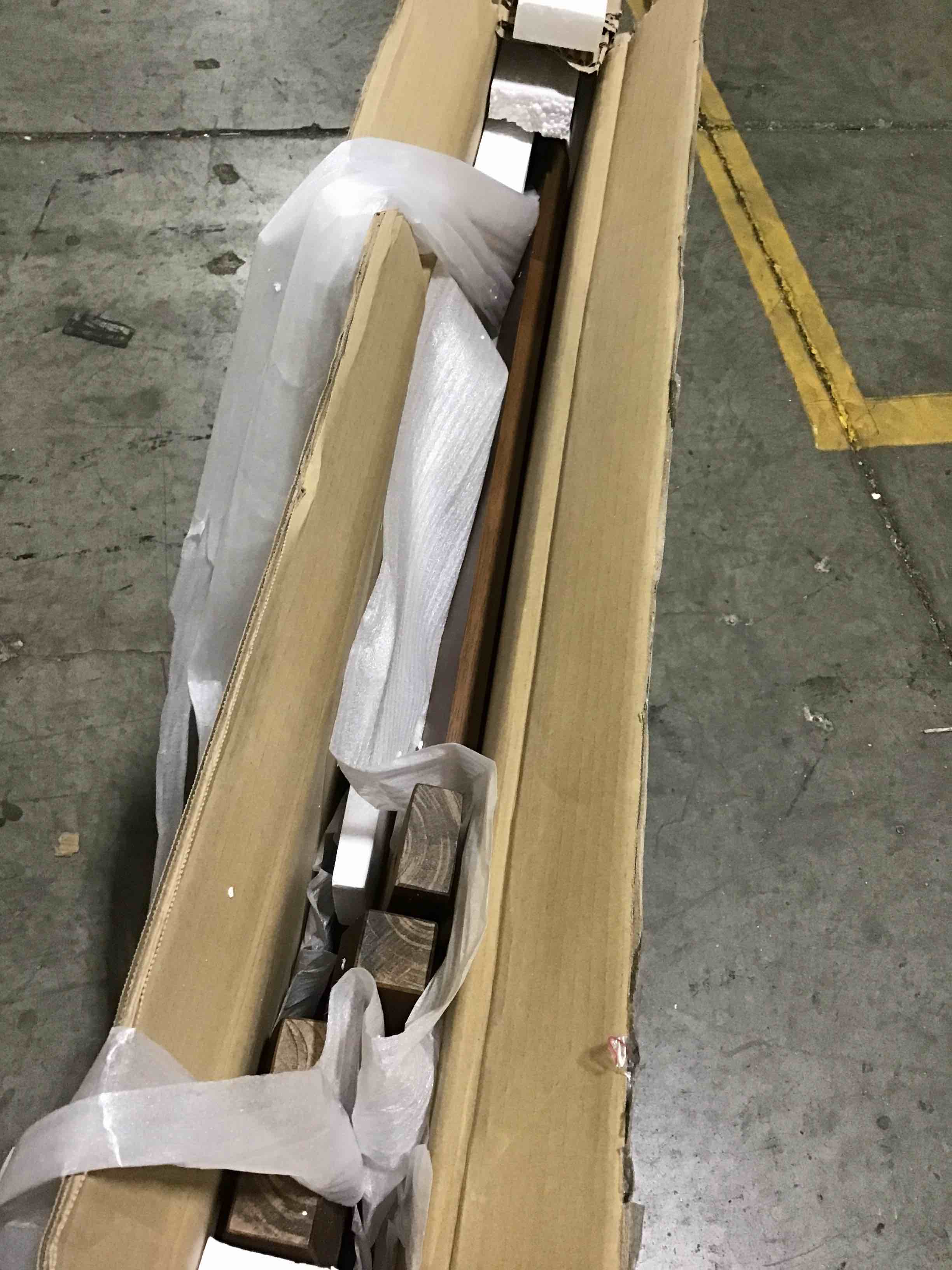 https://s3.amazonaws.com/lotting-images-prod/bidfta/PNK0440297_1733939980918.jpeg