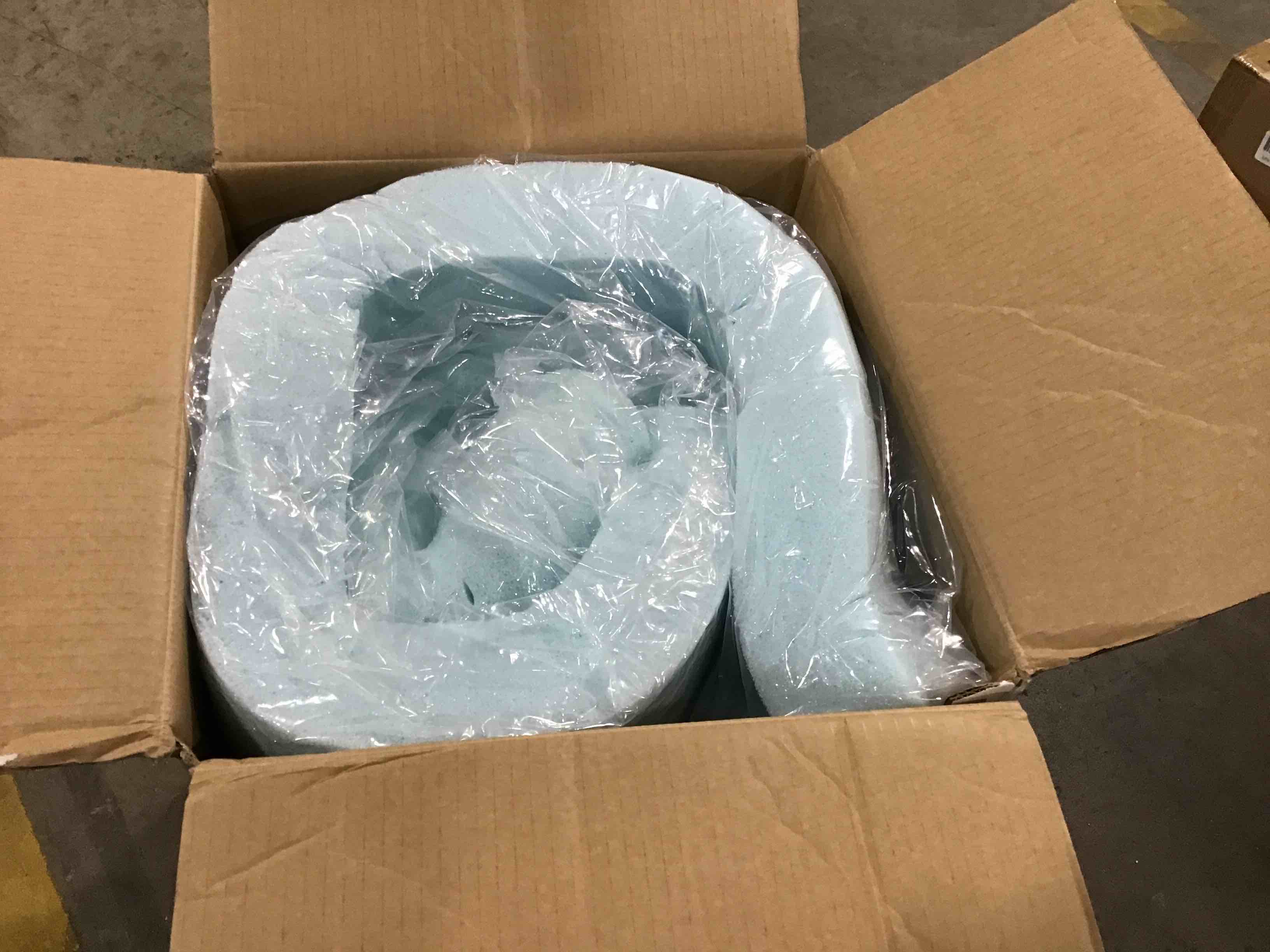 https://s3.amazonaws.com/lotting-images-prod/bidfta/PNK0440585_1733162190021.jpeg