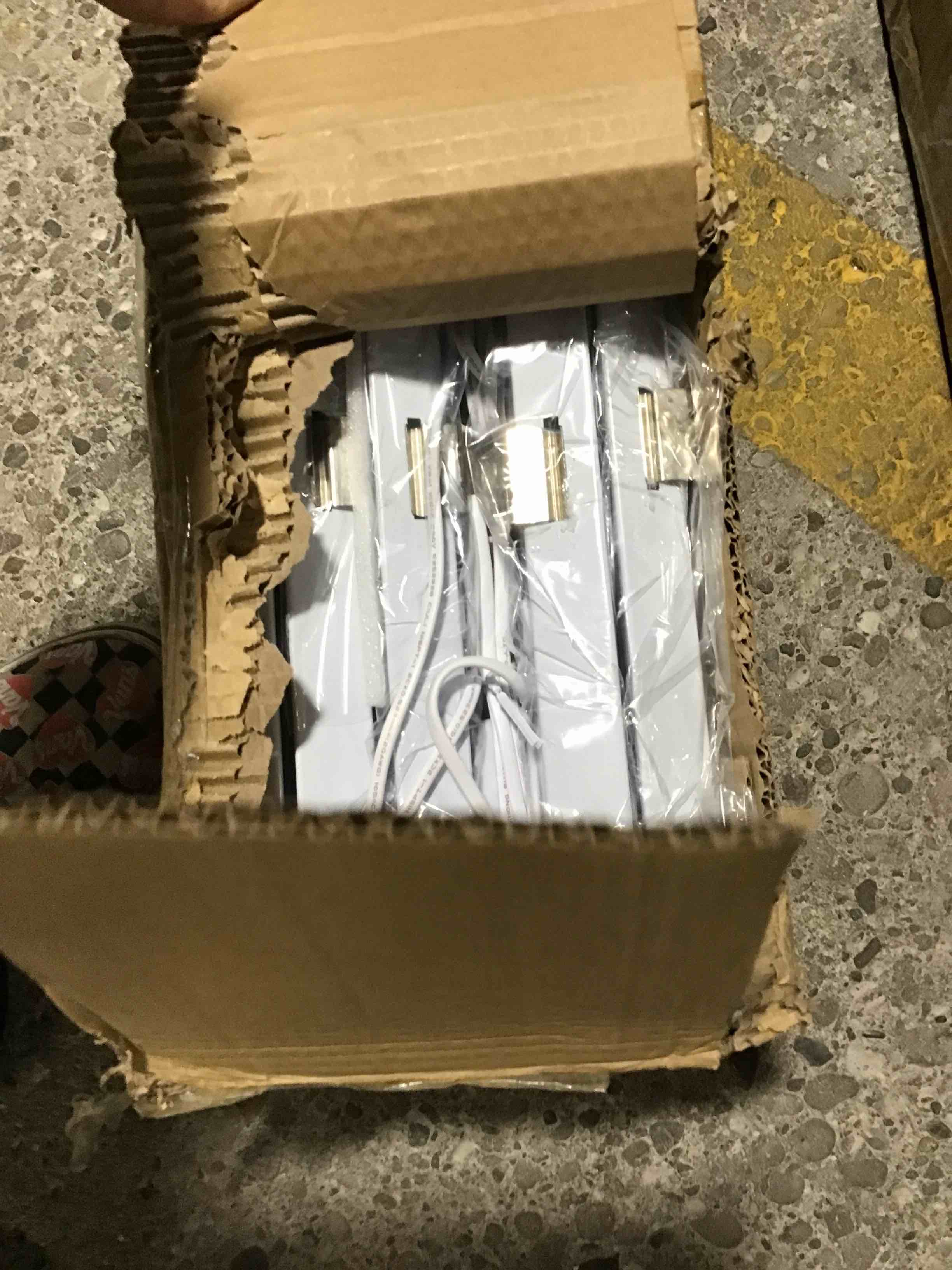 https://s3.amazonaws.com/lotting-images-prod/bidfta/PNK0441070_1731358941292.jpeg