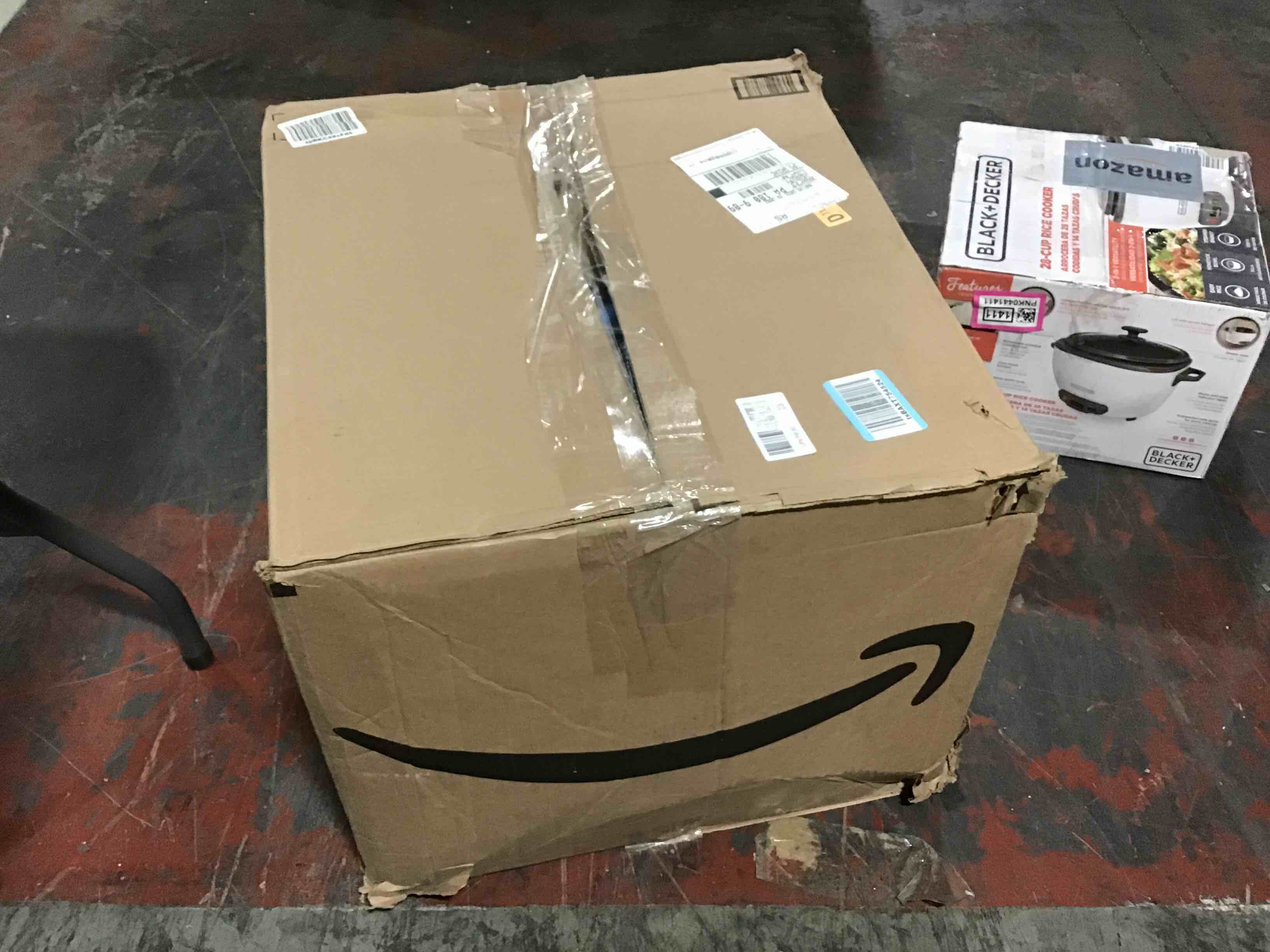 https://s3.amazonaws.com/lotting-images-prod/bidfta/PNK0441410_1730736664387.jpeg