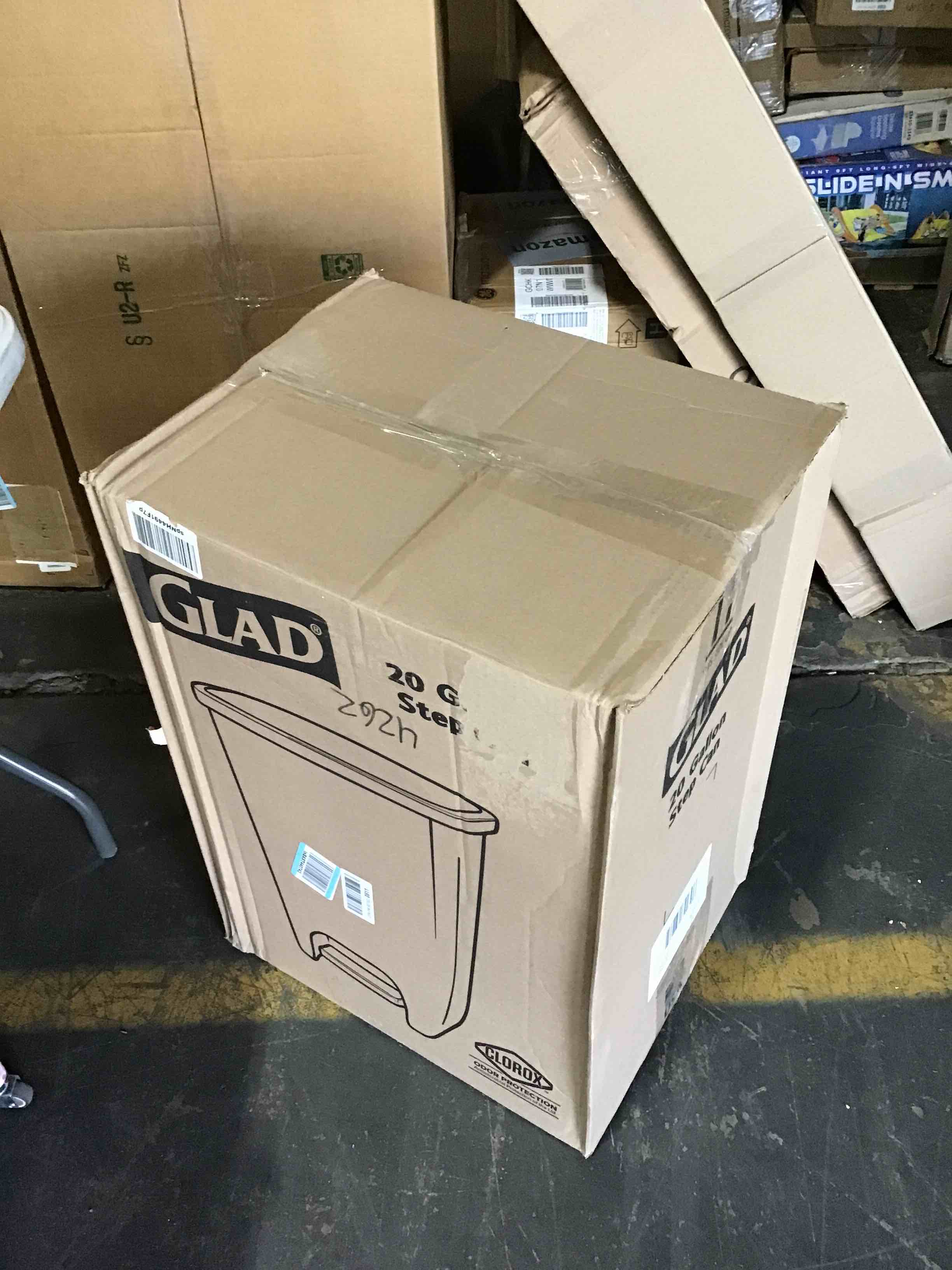 https://s3.amazonaws.com/lotting-images-prod/bidfta/PNK0441613_1730316577449.jpeg