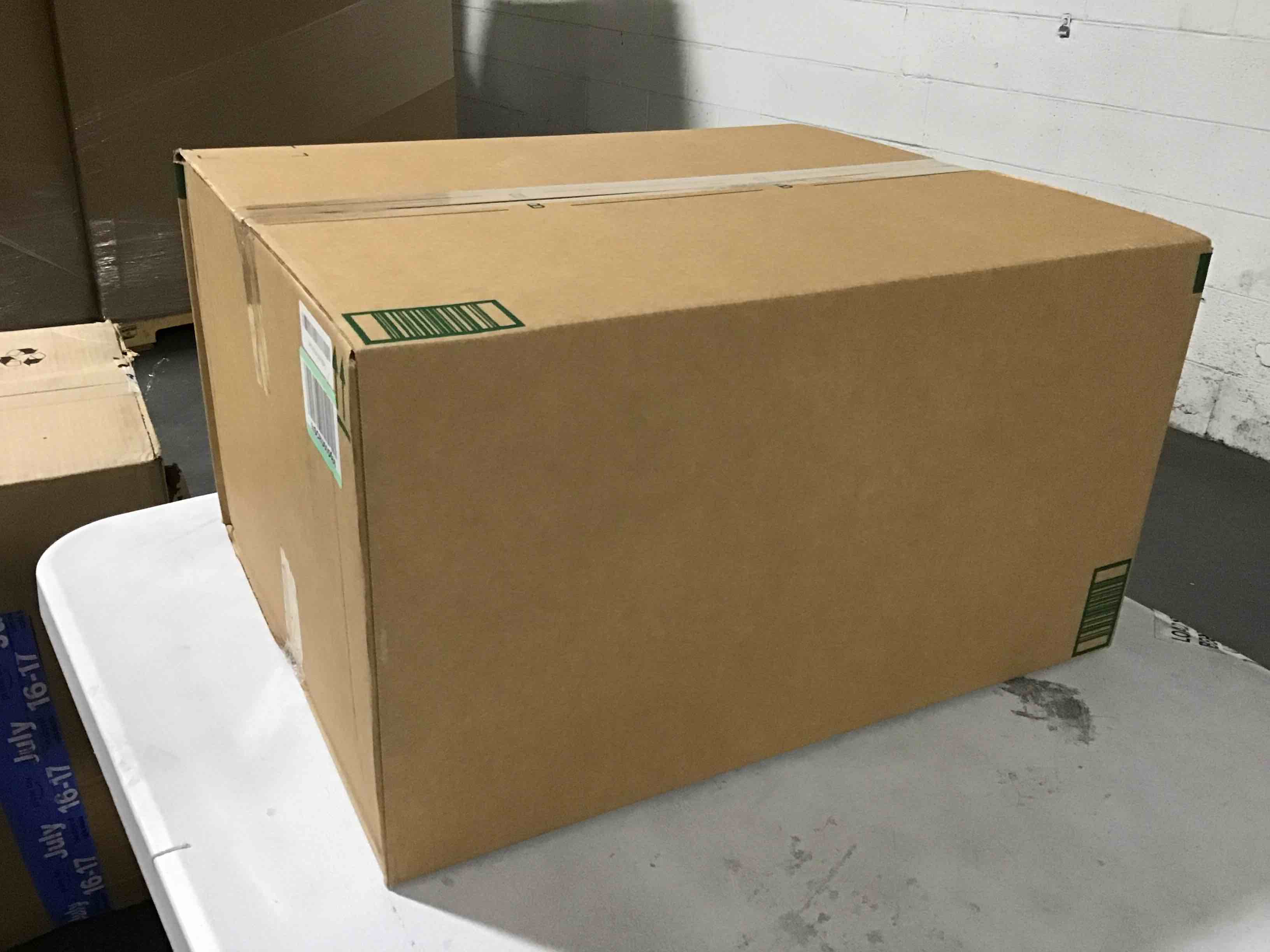 https://s3.amazonaws.com/lotting-images-prod/bidfta/PNK0441627_1730314530713.jpeg