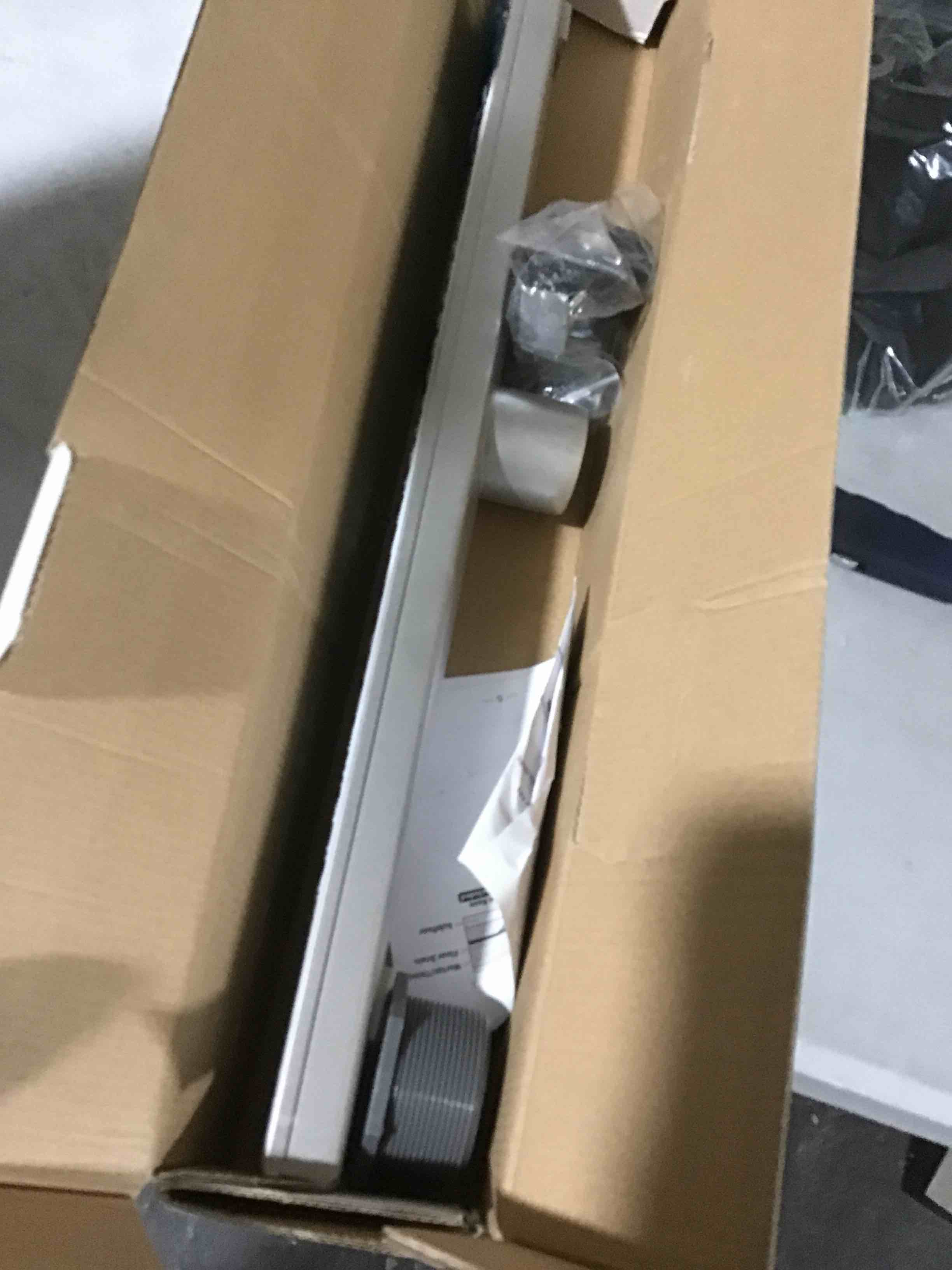 https://s3.amazonaws.com/lotting-images-prod/bidfta/PNK0441666_1730309853996.jpeg