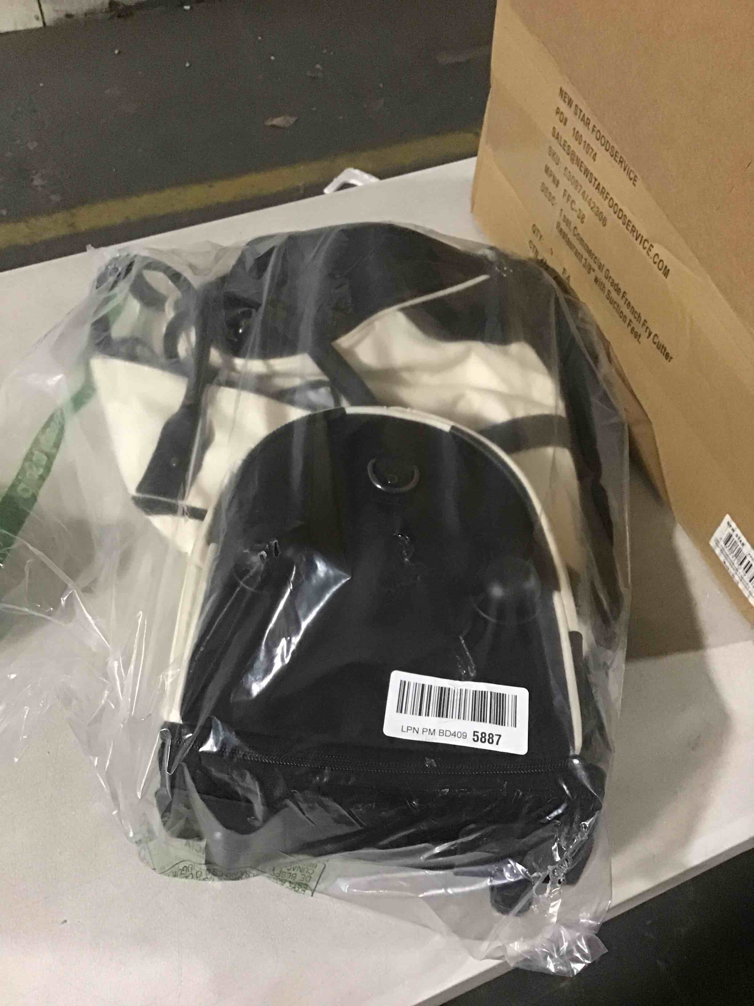 https://s3.amazonaws.com/lotting-images-prod/bidfta/PNK0441813_1730223002047.jpeg