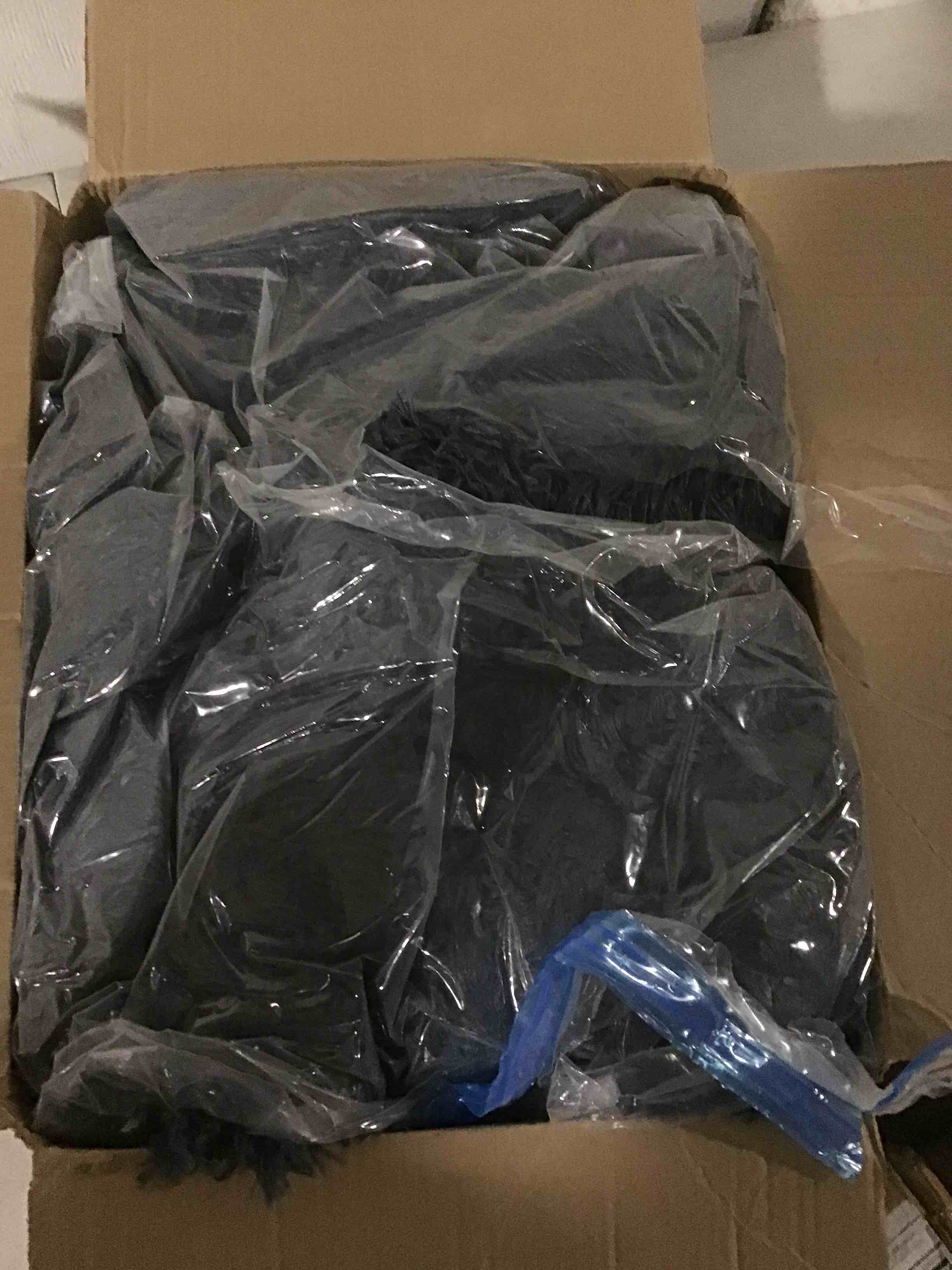 https://s3.amazonaws.com/lotting-images-prod/bidfta/PNK0441840_1730216436356.jpeg
