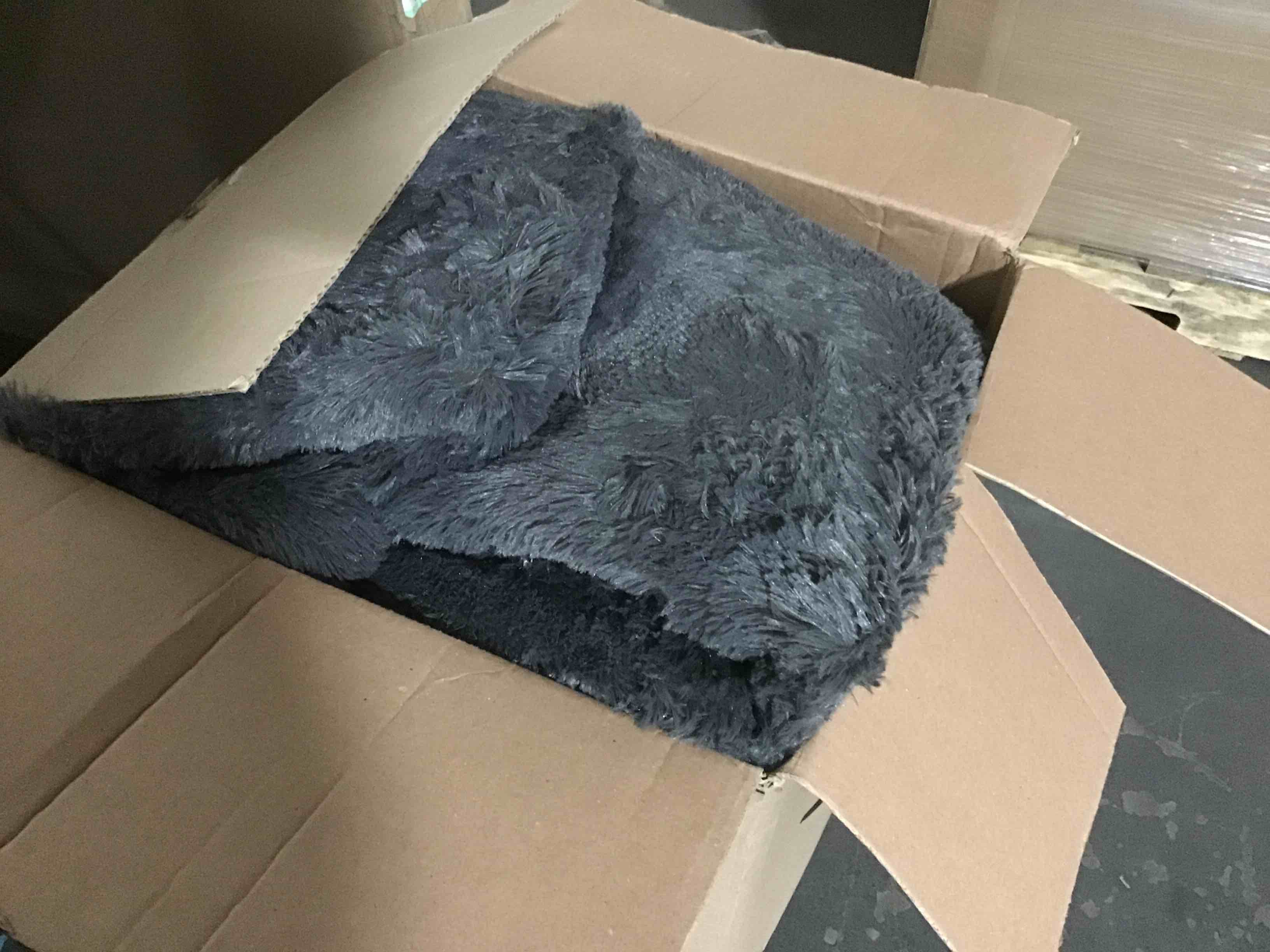 https://s3.amazonaws.com/lotting-images-prod/bidfta/PNK0441863_1730213759262.jpeg