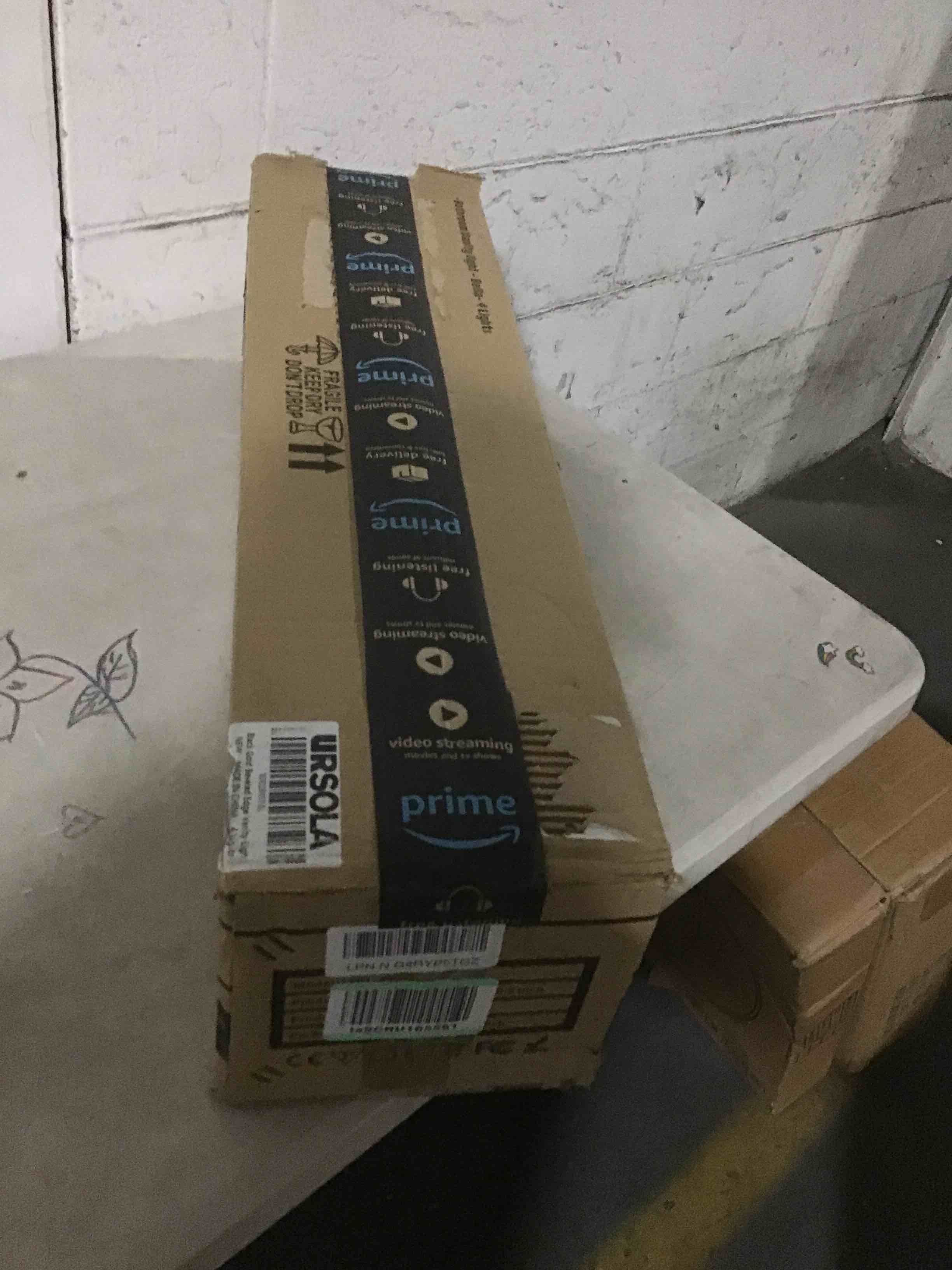 https://s3.amazonaws.com/lotting-images-prod/bidfta/PNK0441872_1730212773386.jpeg