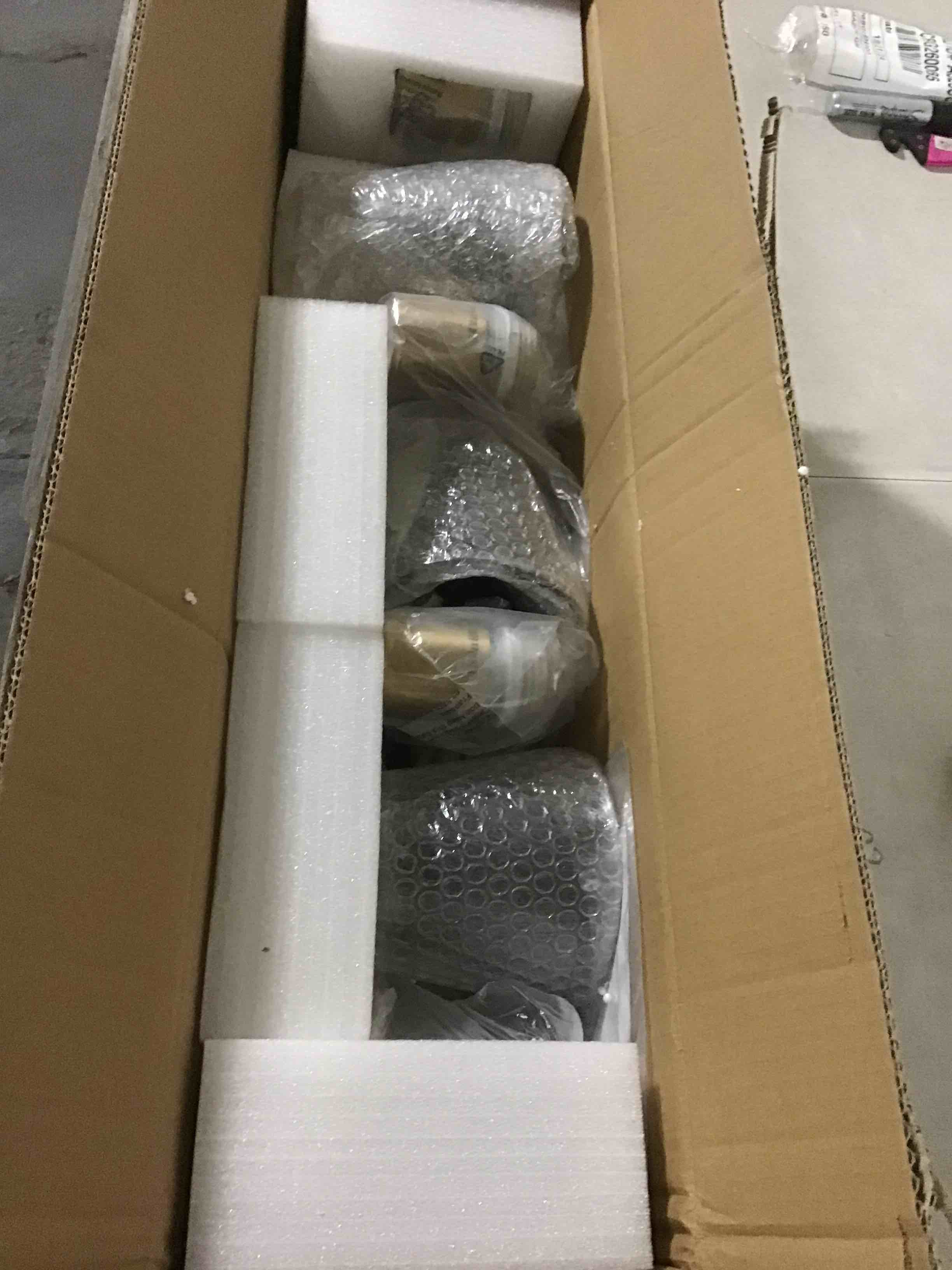 https://s3.amazonaws.com/lotting-images-prod/bidfta/PNK0441872_1730212809815.jpeg