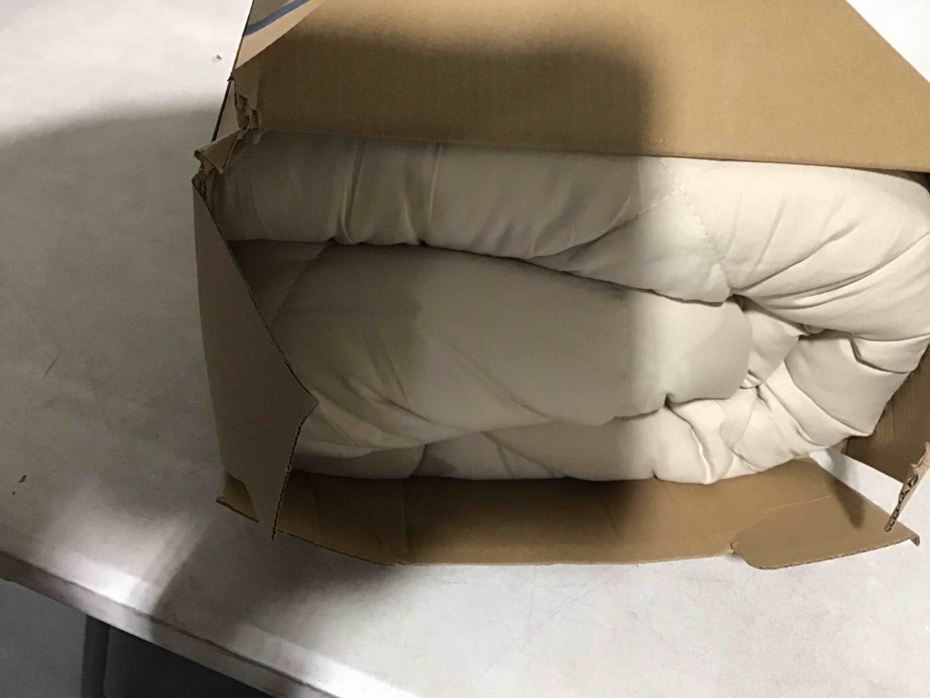 https://s3.amazonaws.com/lotting-images-prod/bidfta/PNK0441909_1730143202226.jpeg