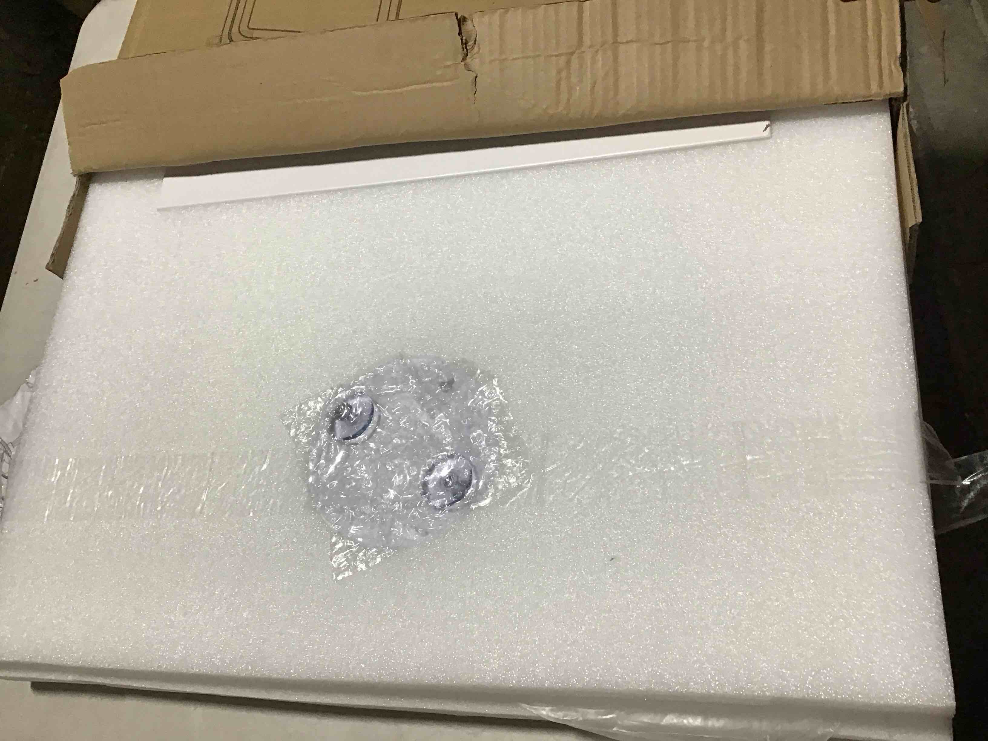 https://s3.amazonaws.com/lotting-images-prod/bidfta/PNK0441936_1730136330684.jpeg