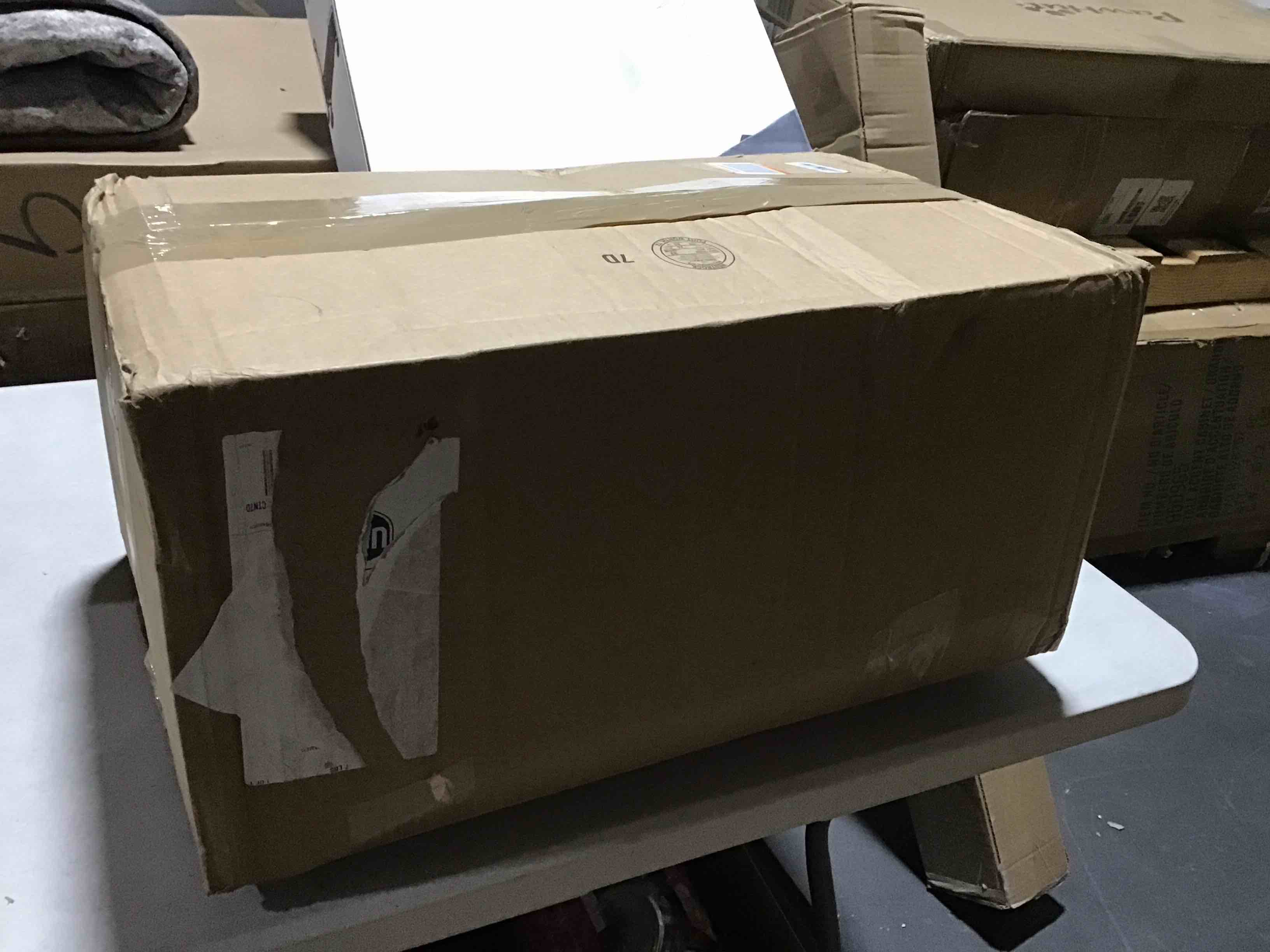 https://s3.amazonaws.com/lotting-images-prod/bidfta/PNK0441940_1730135690442.jpeg