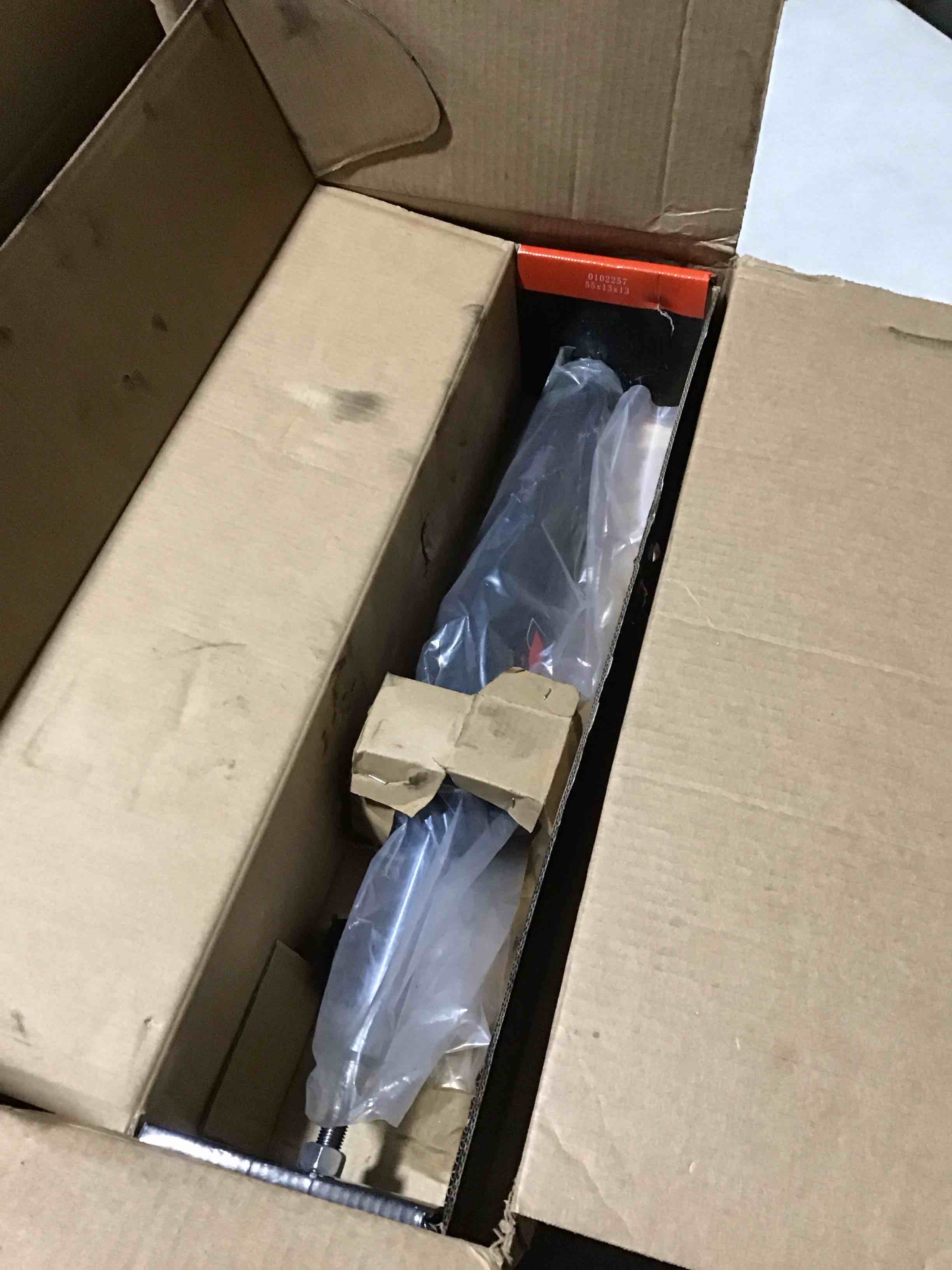 https://s3.amazonaws.com/lotting-images-prod/bidfta/PNK0441959_1730130222463.jpeg