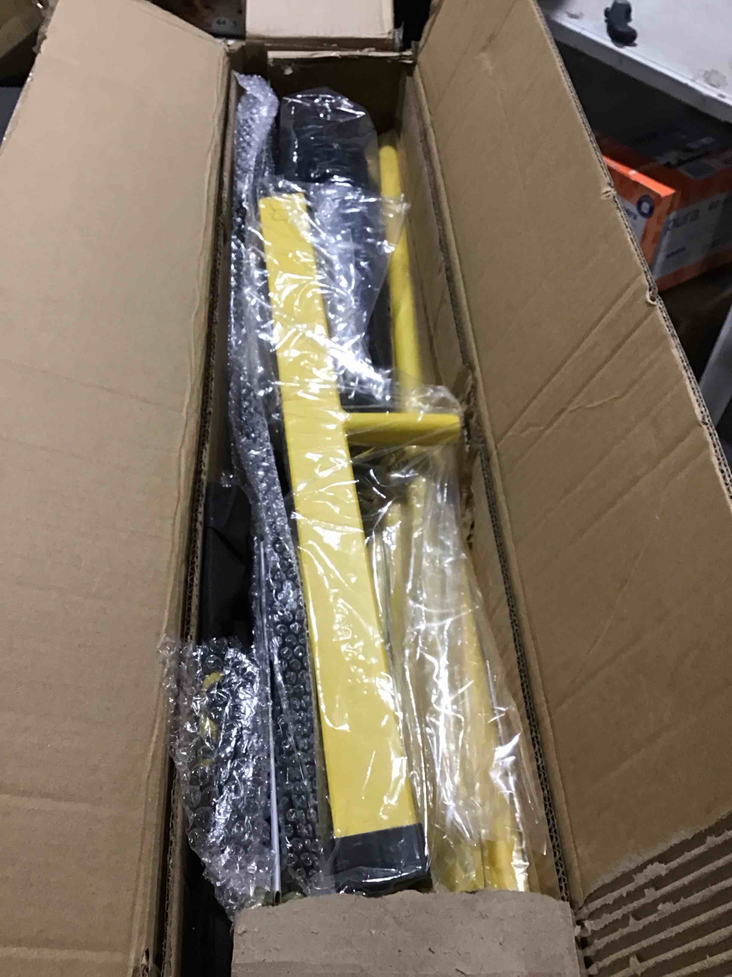 https://s3.amazonaws.com/lotting-images-prod/bidfta/PNK0442321_1730318448951.jpeg
