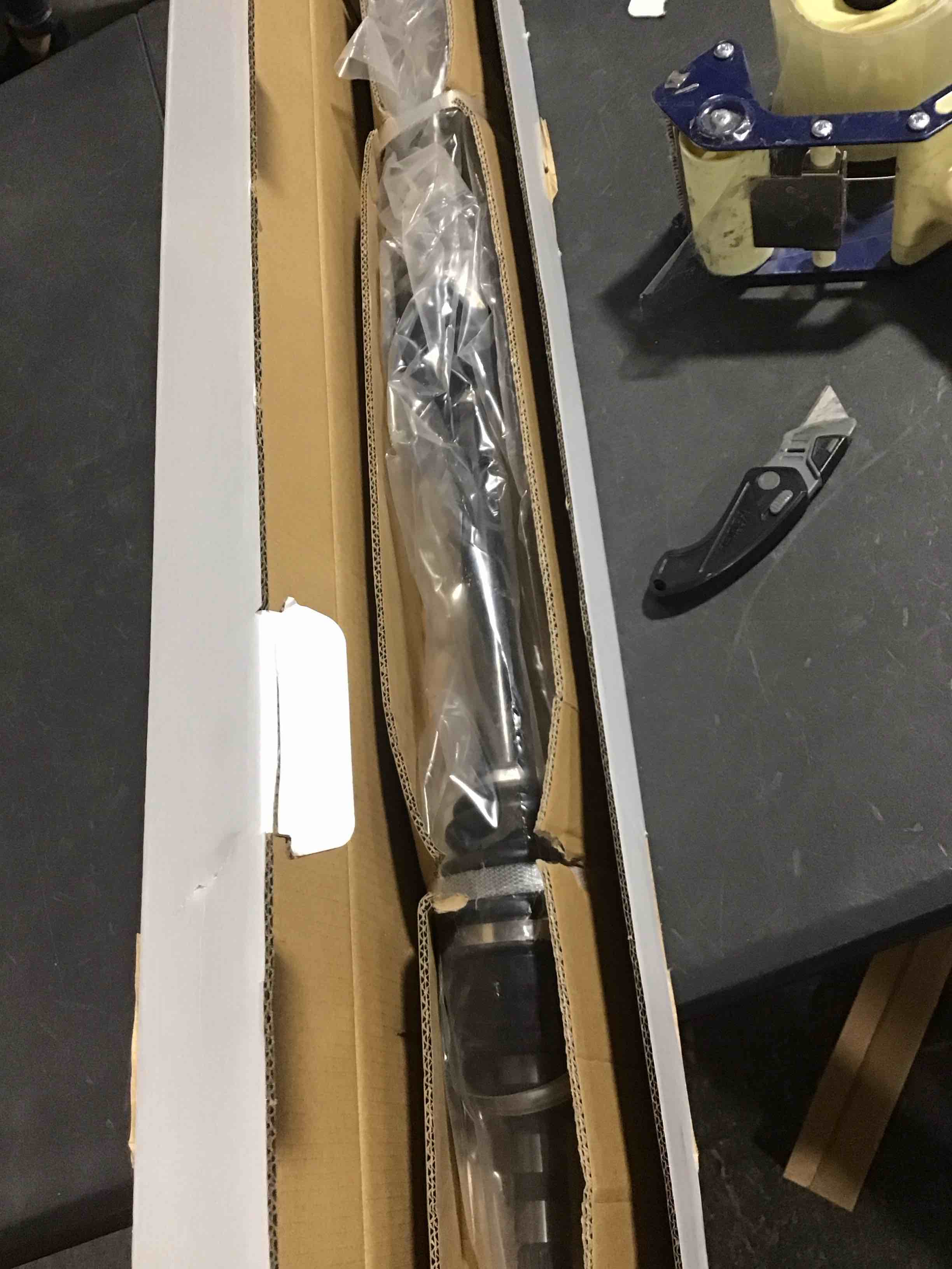 https://s3.amazonaws.com/lotting-images-prod/bidfta/PNK0442358_1730302720787.jpeg