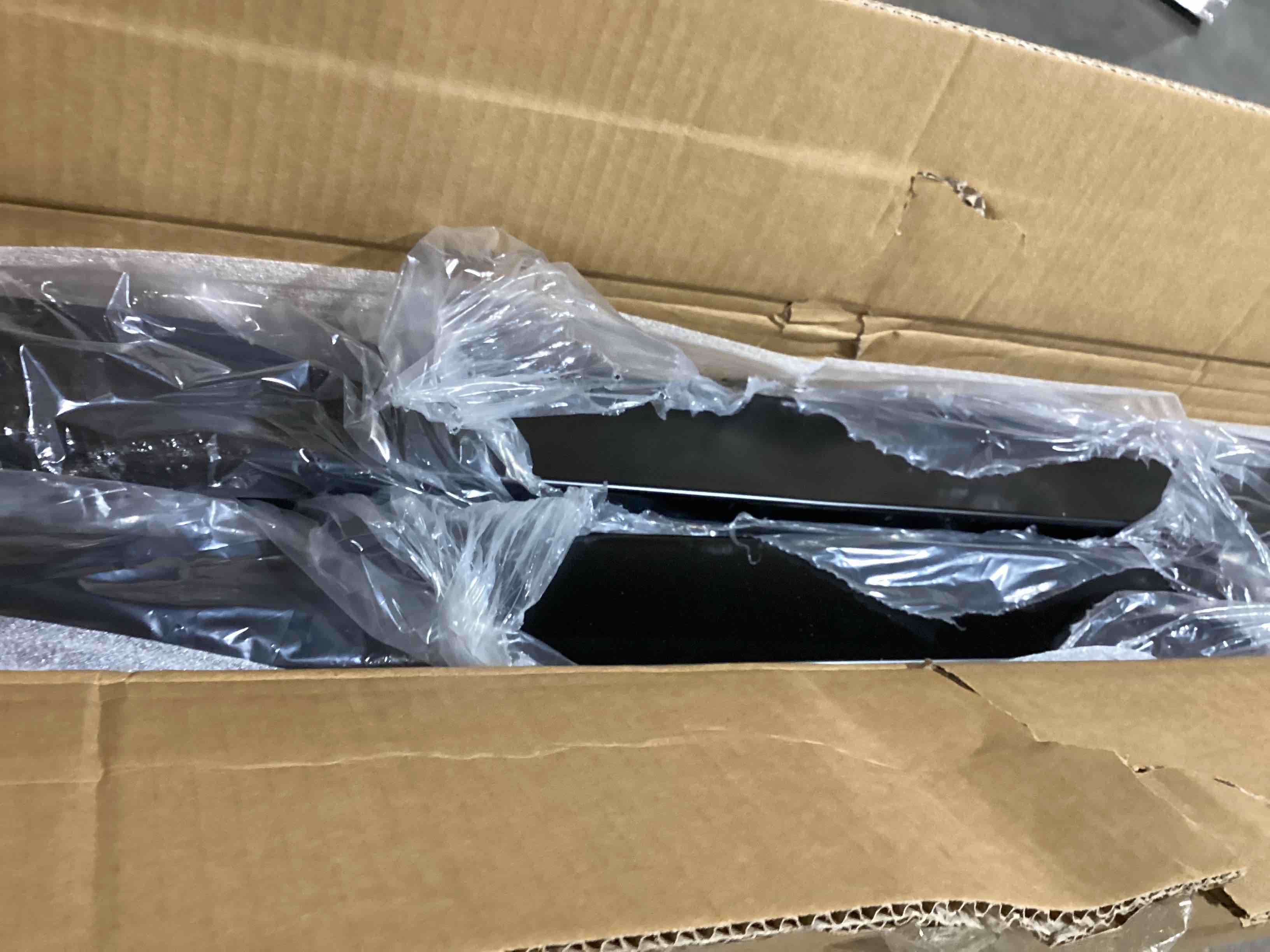 https://s3.amazonaws.com/lotting-images-prod/bidfta/PNK0444029_1730828988165.jpeg