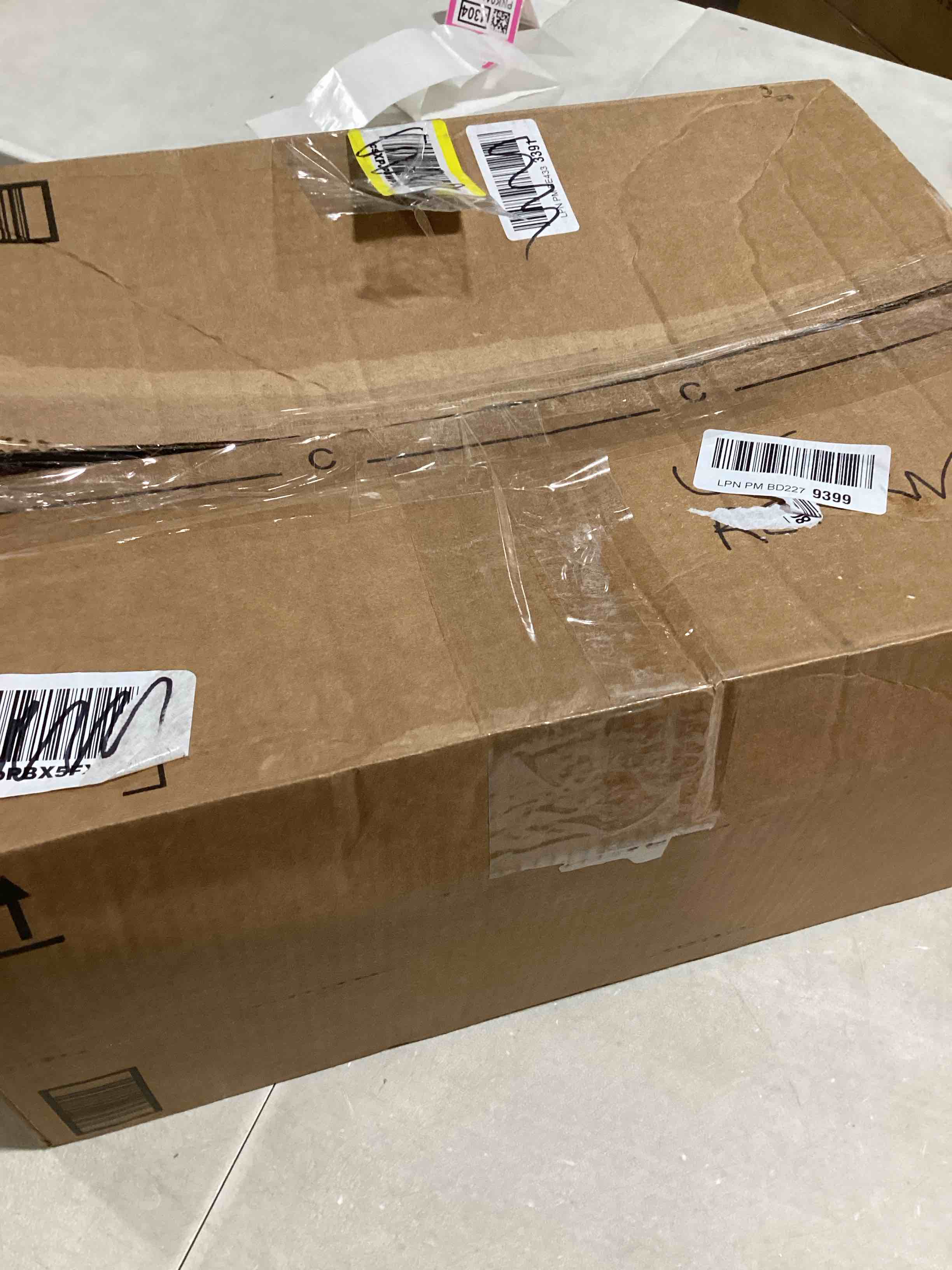 https://s3.amazonaws.com/lotting-images-prod/bidfta/PNK0444145_1730744477758.jpeg