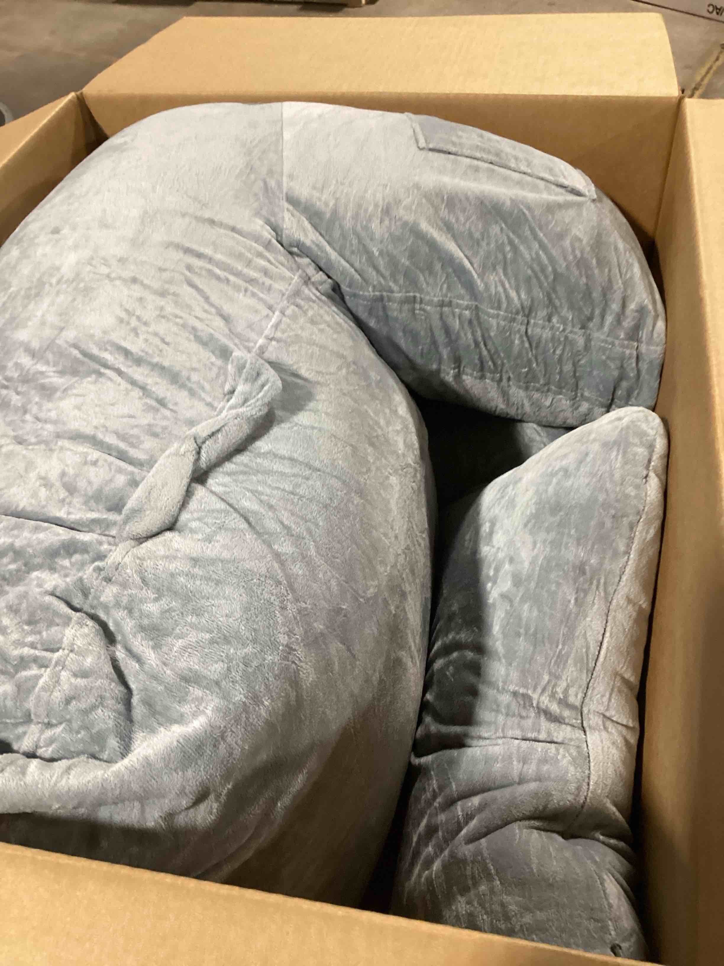 https://s3.amazonaws.com/lotting-images-prod/bidfta/PNK0445233_1729954318742.jpeg