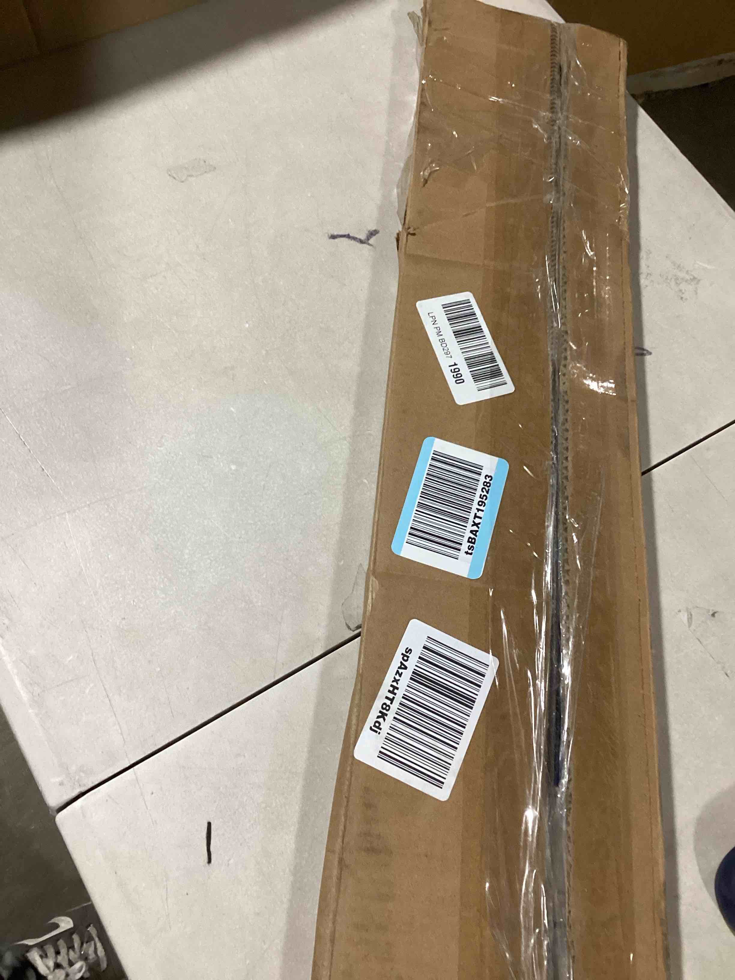 https://s3.amazonaws.com/lotting-images-prod/bidfta/PNK0445743_1729602956024.jpeg