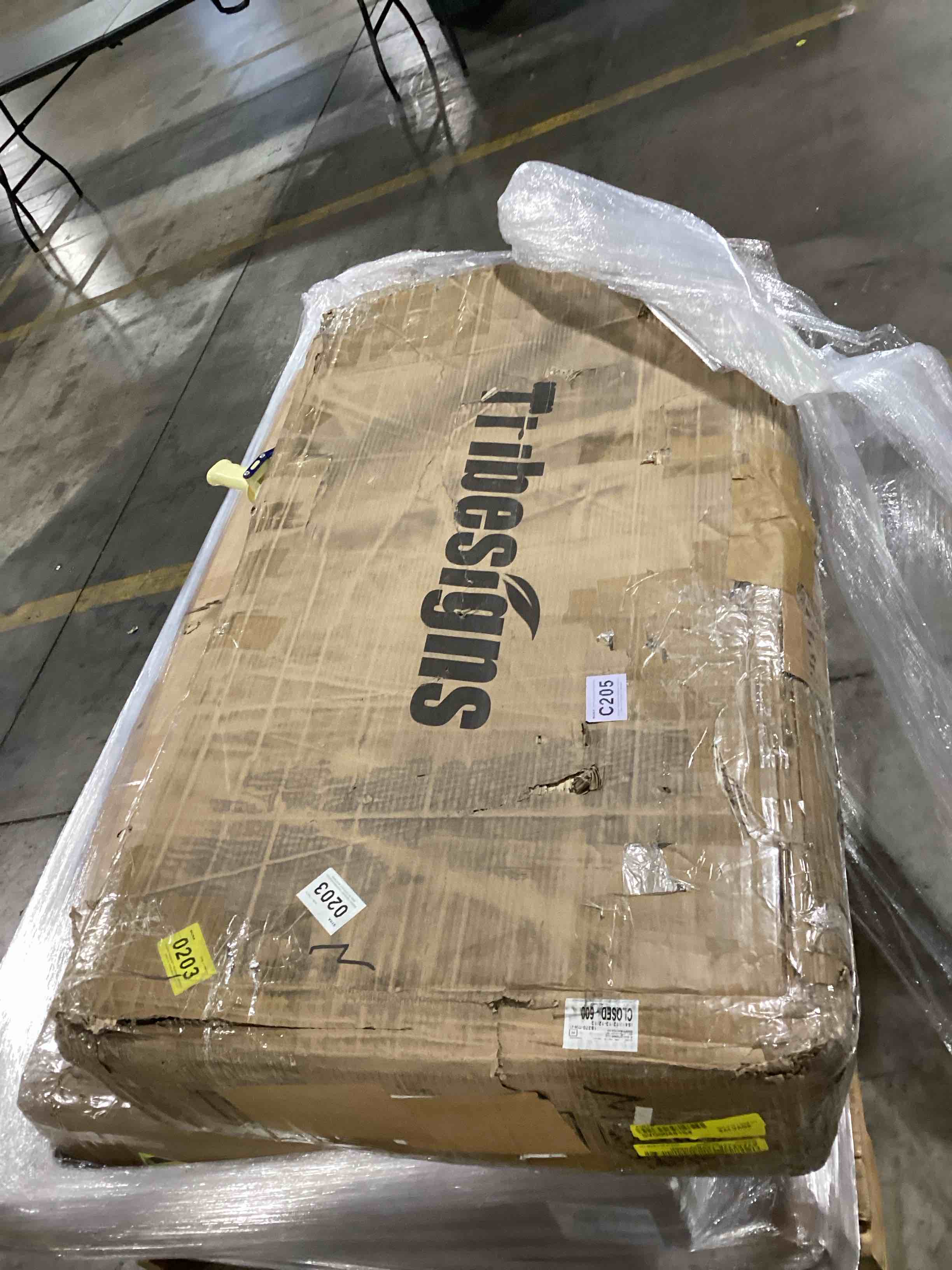 https://s3.amazonaws.com/lotting-images-prod/bidfta/PNK0446299_1736341983150.jpeg