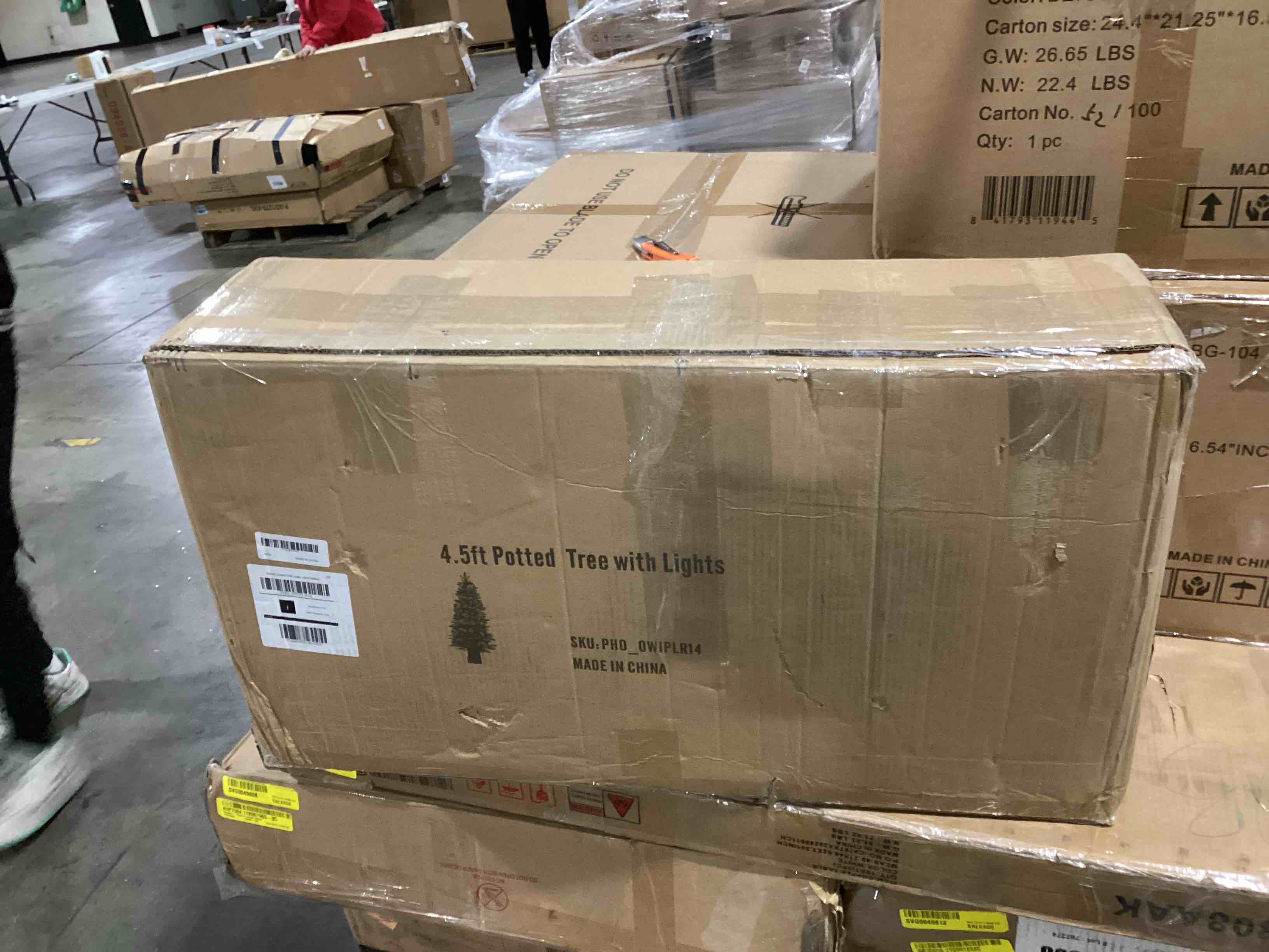 https://s3.amazonaws.com/lotting-images-prod/bidfta/PNK0446310_1736342344215.jpeg