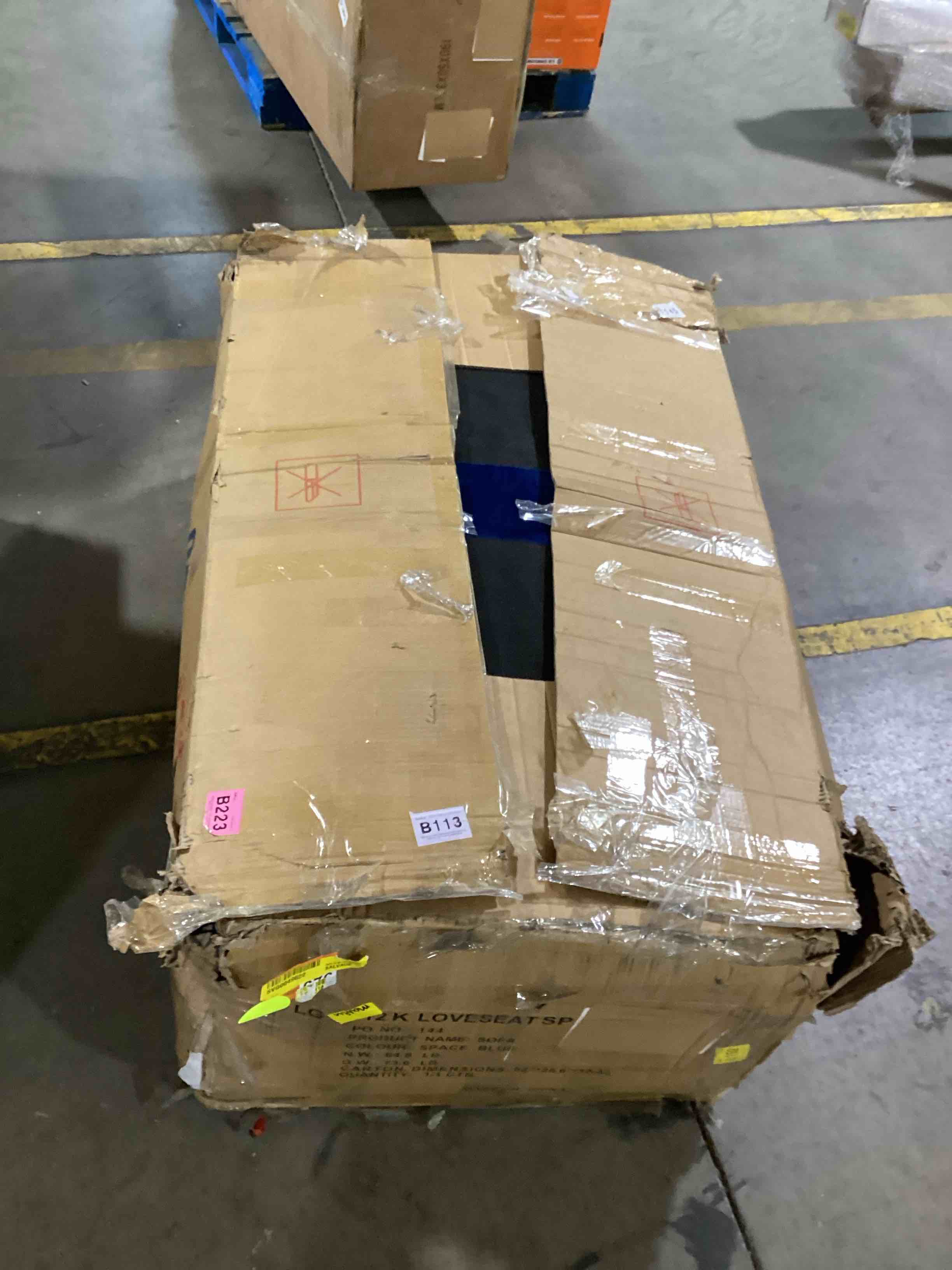 https://s3.amazonaws.com/lotting-images-prod/bidfta/PNK0446380_1735927373864.jpeg