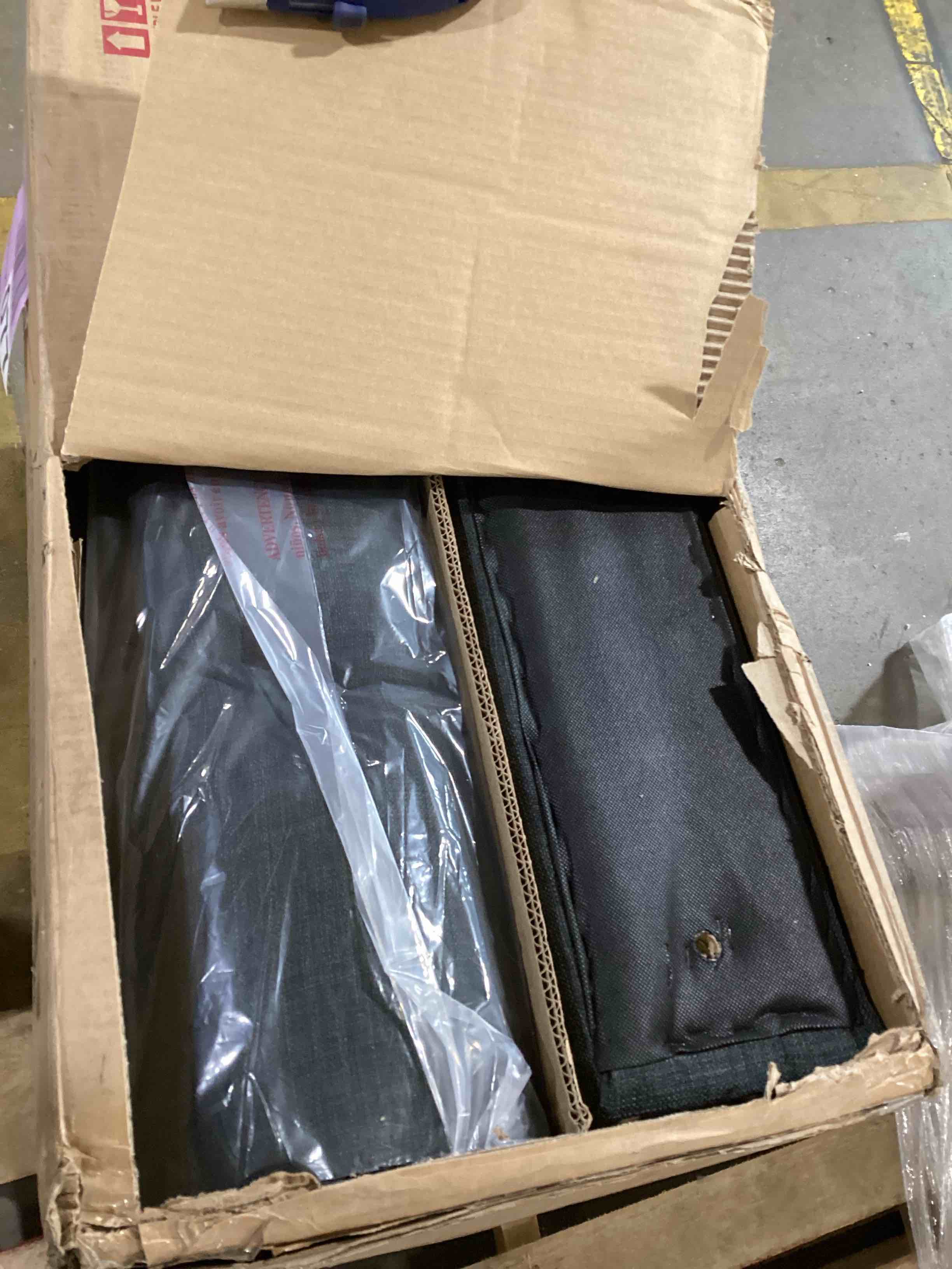 https://s3.amazonaws.com/lotting-images-prod/bidfta/PNK0446383_1735926420901.jpeg