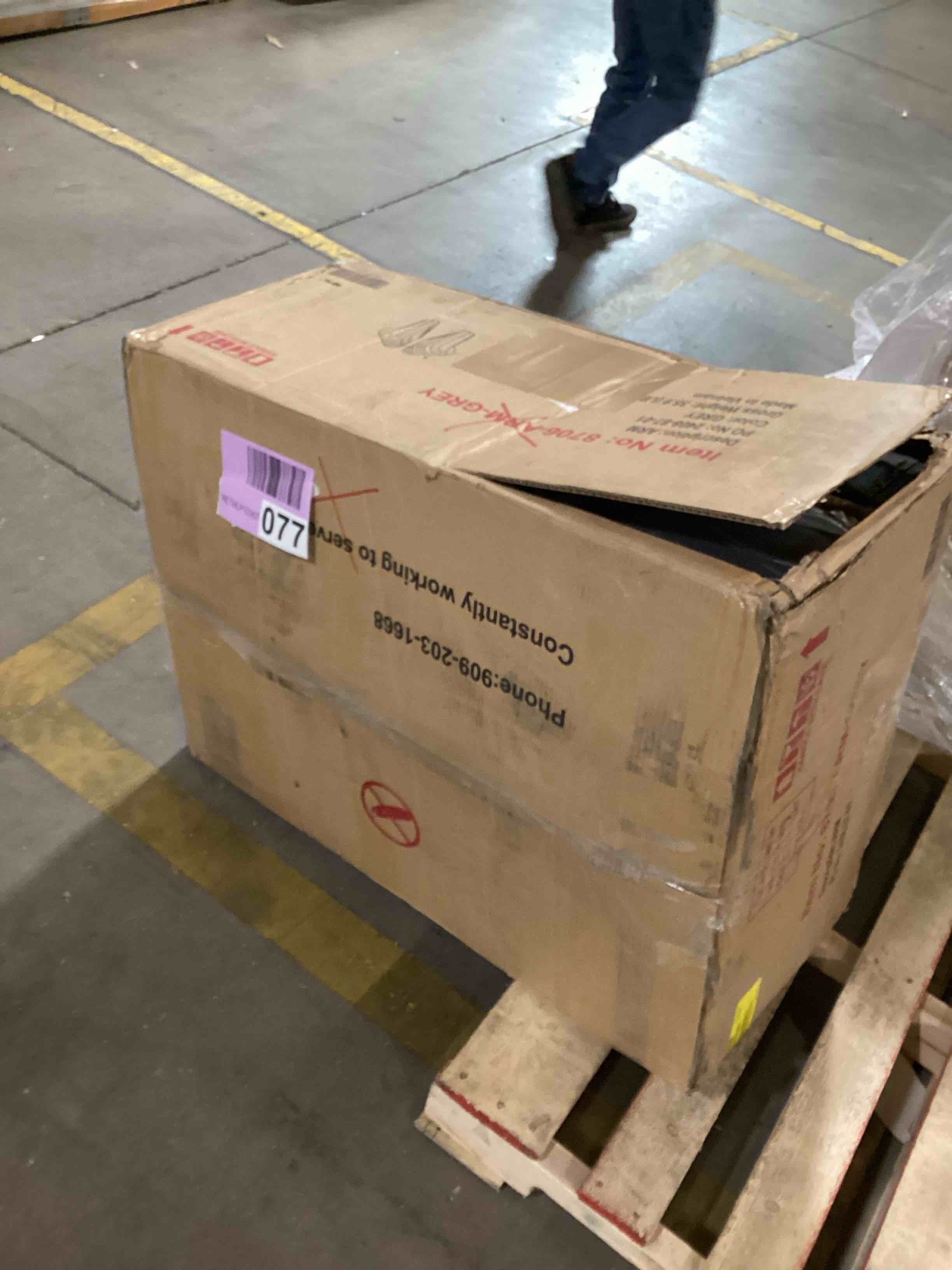 https://s3.amazonaws.com/lotting-images-prod/bidfta/PNK0446383_1735926426231.jpeg