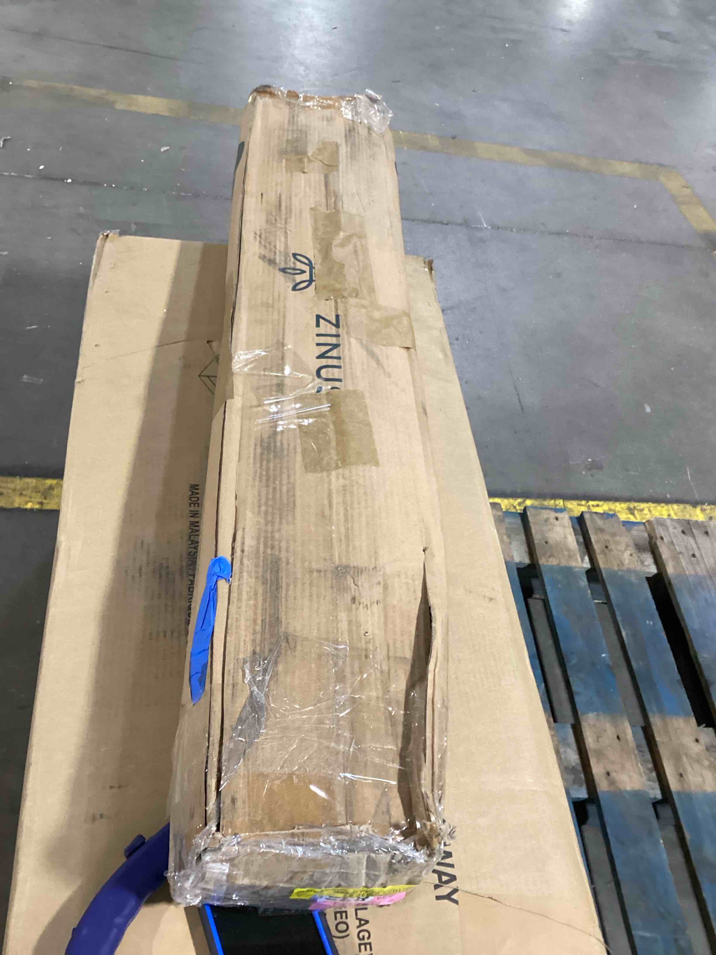 https://s3.amazonaws.com/lotting-images-prod/bidfta/PNK0446503_1735851155684.jpeg
