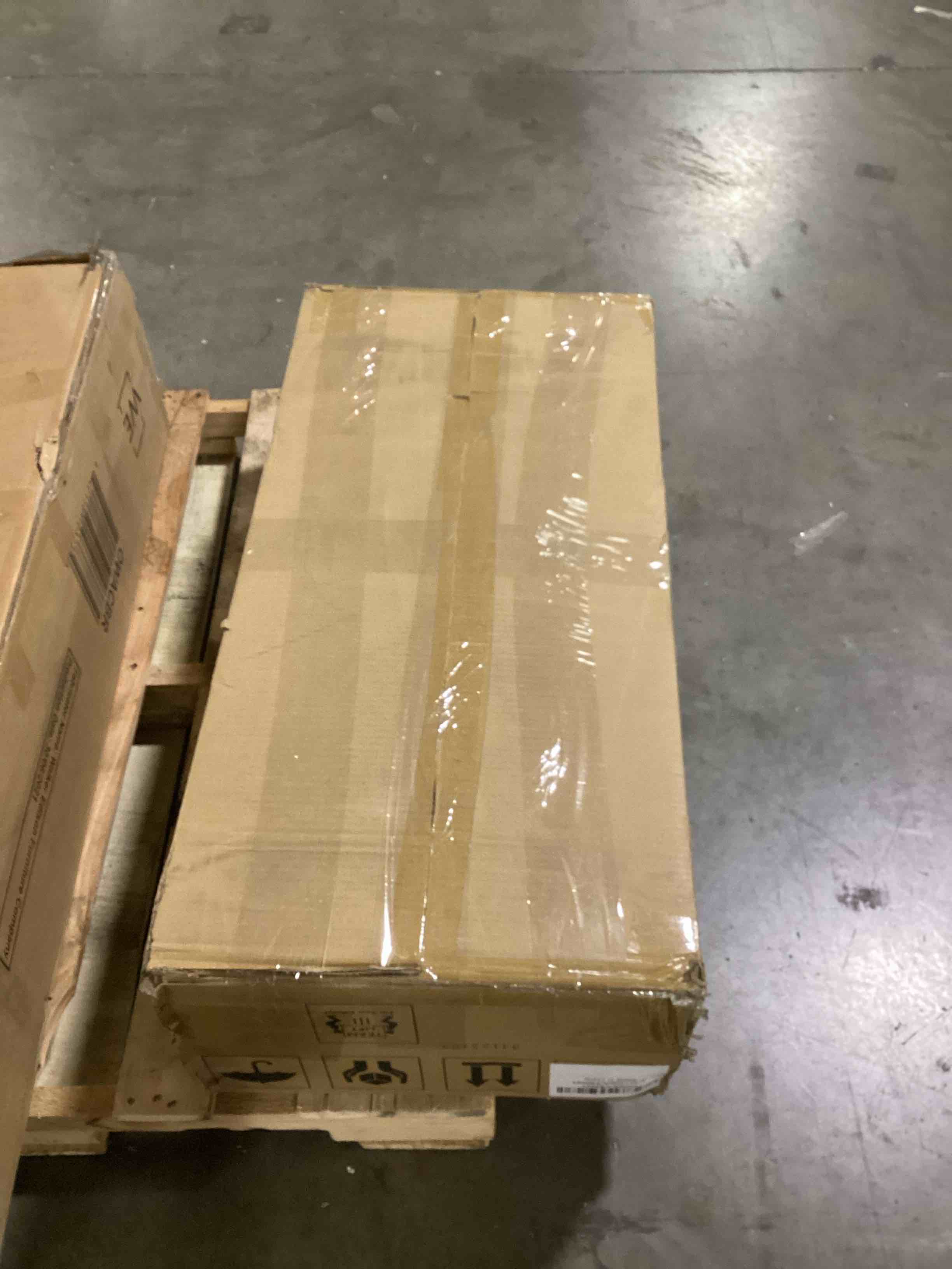 https://s3.amazonaws.com/lotting-images-prod/bidfta/PNK0446511_1735850001722.jpeg