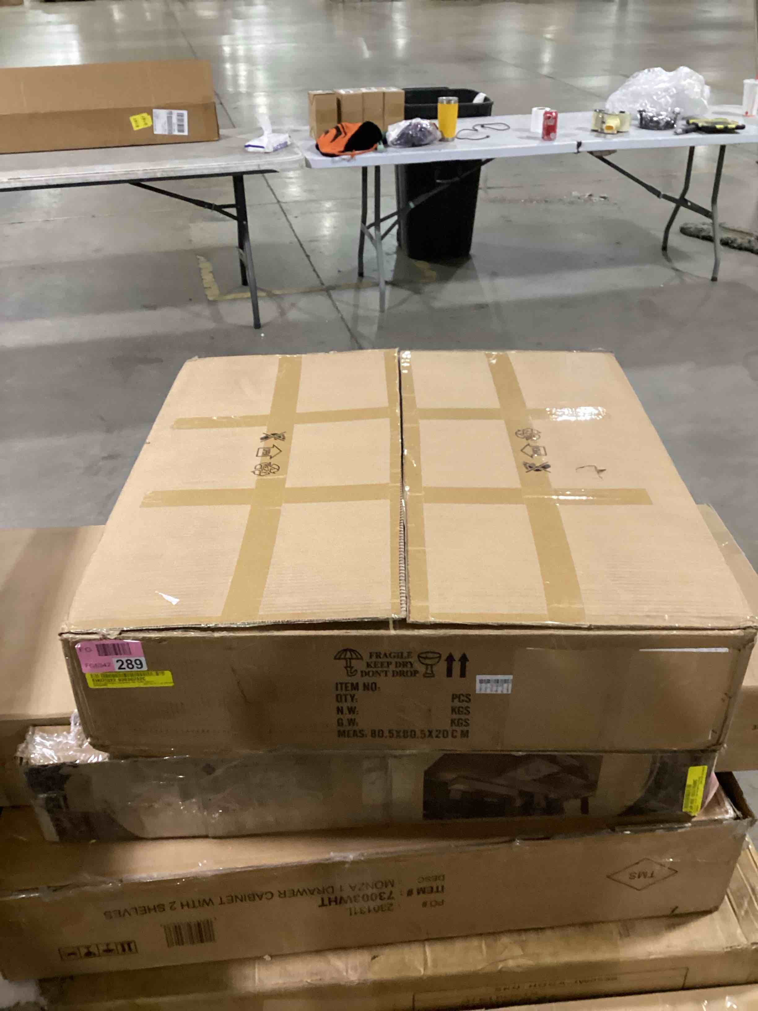 https://s3.amazonaws.com/lotting-images-prod/bidfta/PNK0446730_1735672973900.jpeg