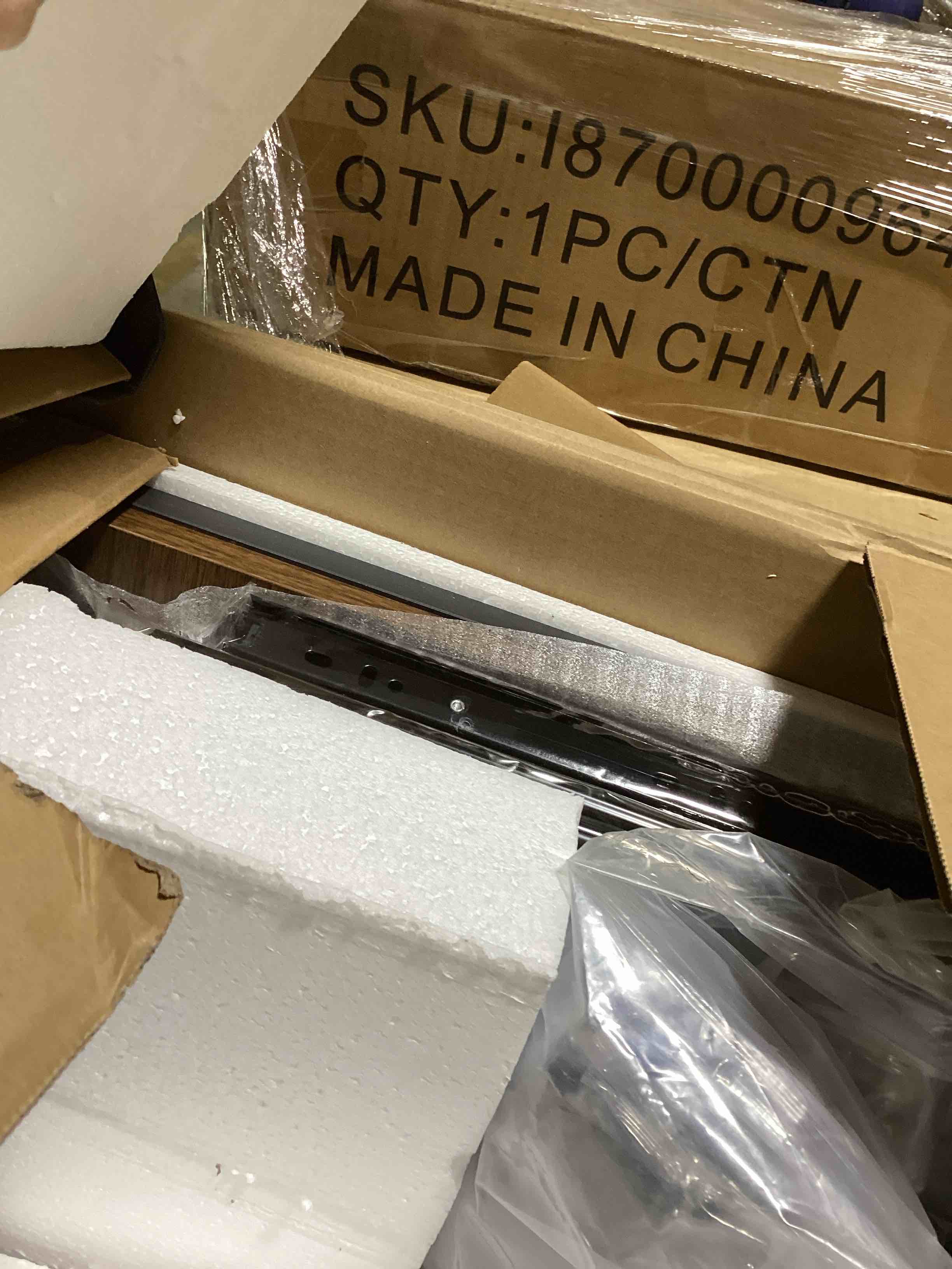 https://s3.amazonaws.com/lotting-images-prod/bidfta/PNK0446905_1735591439086.jpeg