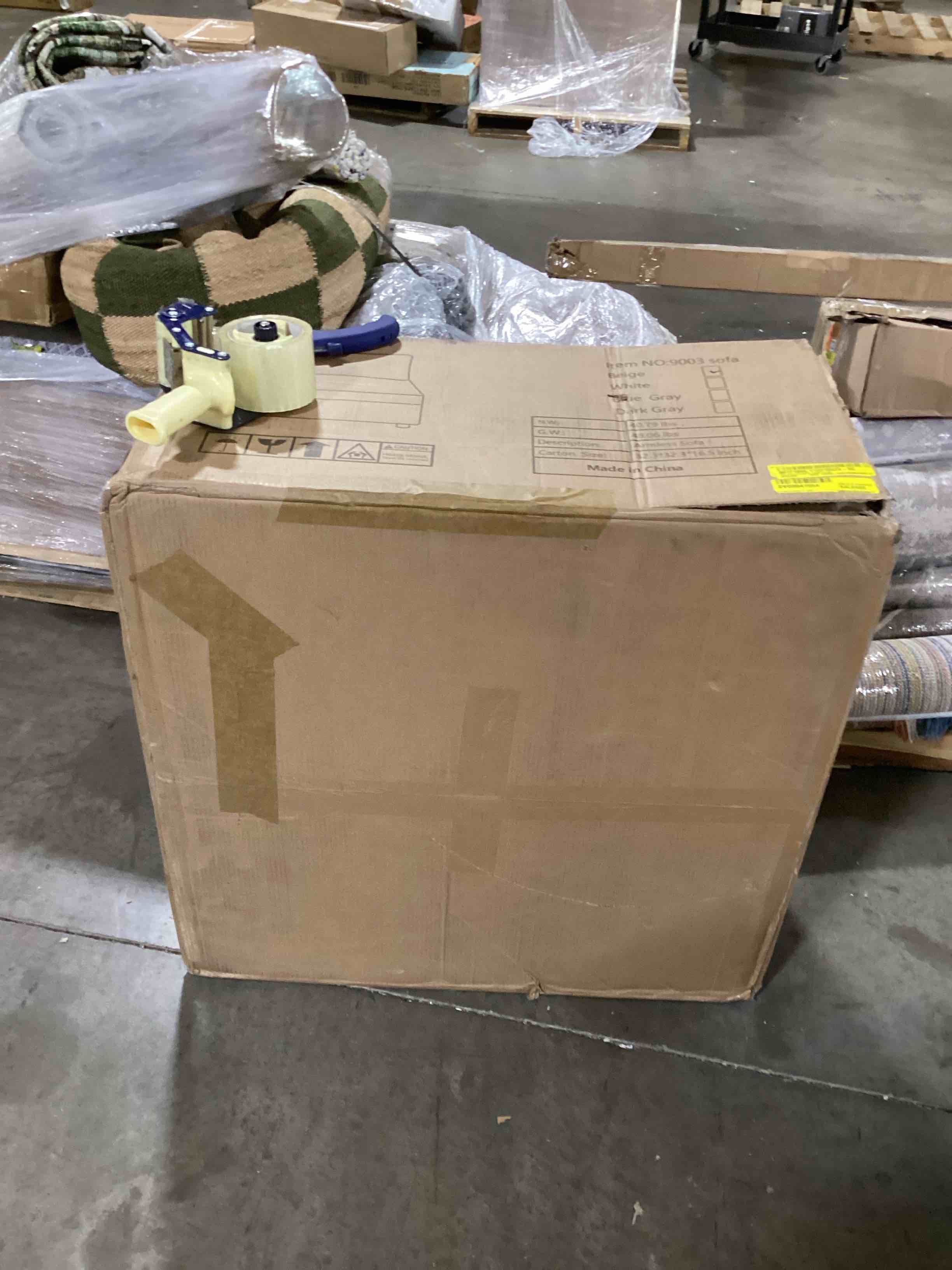 https://s3.amazonaws.com/lotting-images-prod/bidfta/PNK0447246_1735242545712.jpeg