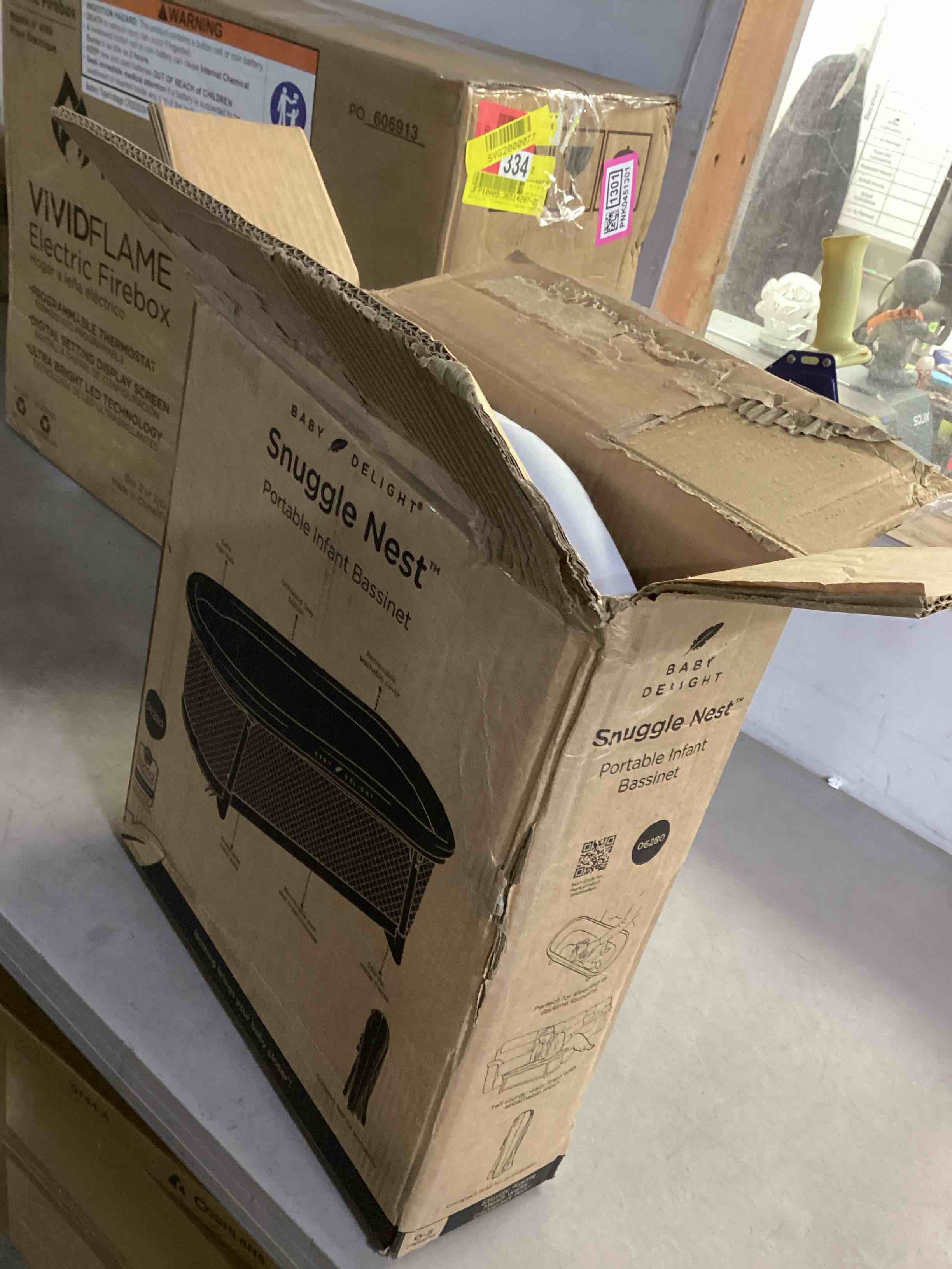 https://s3.amazonaws.com/lotting-images-prod/bidfta/PNK0447650_1731597997111.jpeg