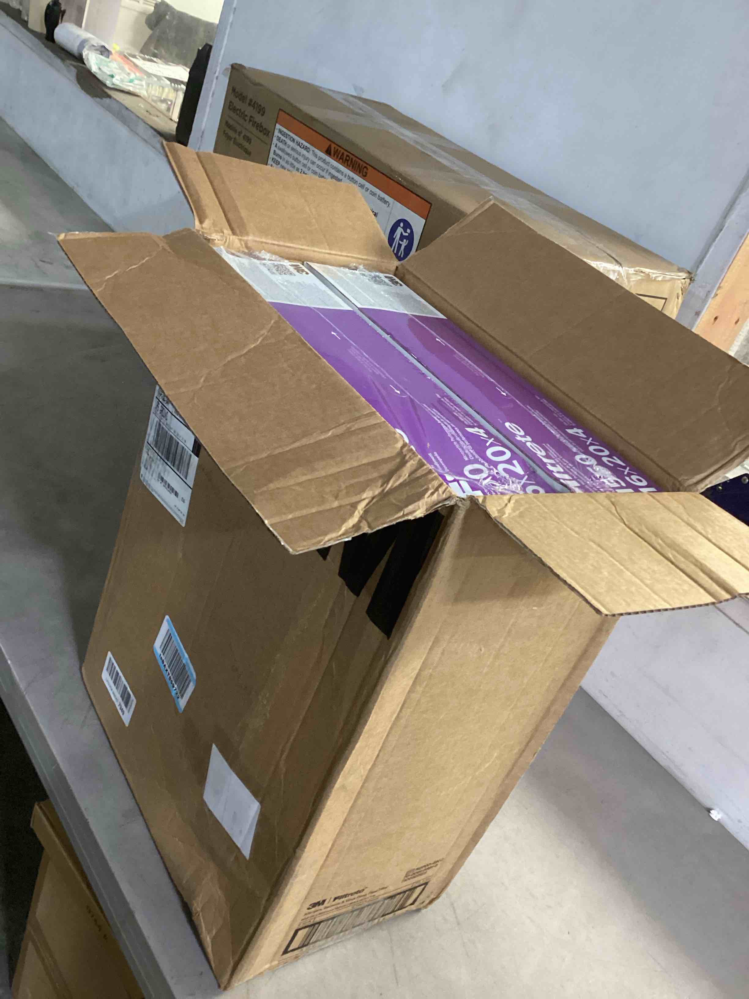 https://s3.amazonaws.com/lotting-images-prod/bidfta/PNK0447659_1731593479052.jpeg