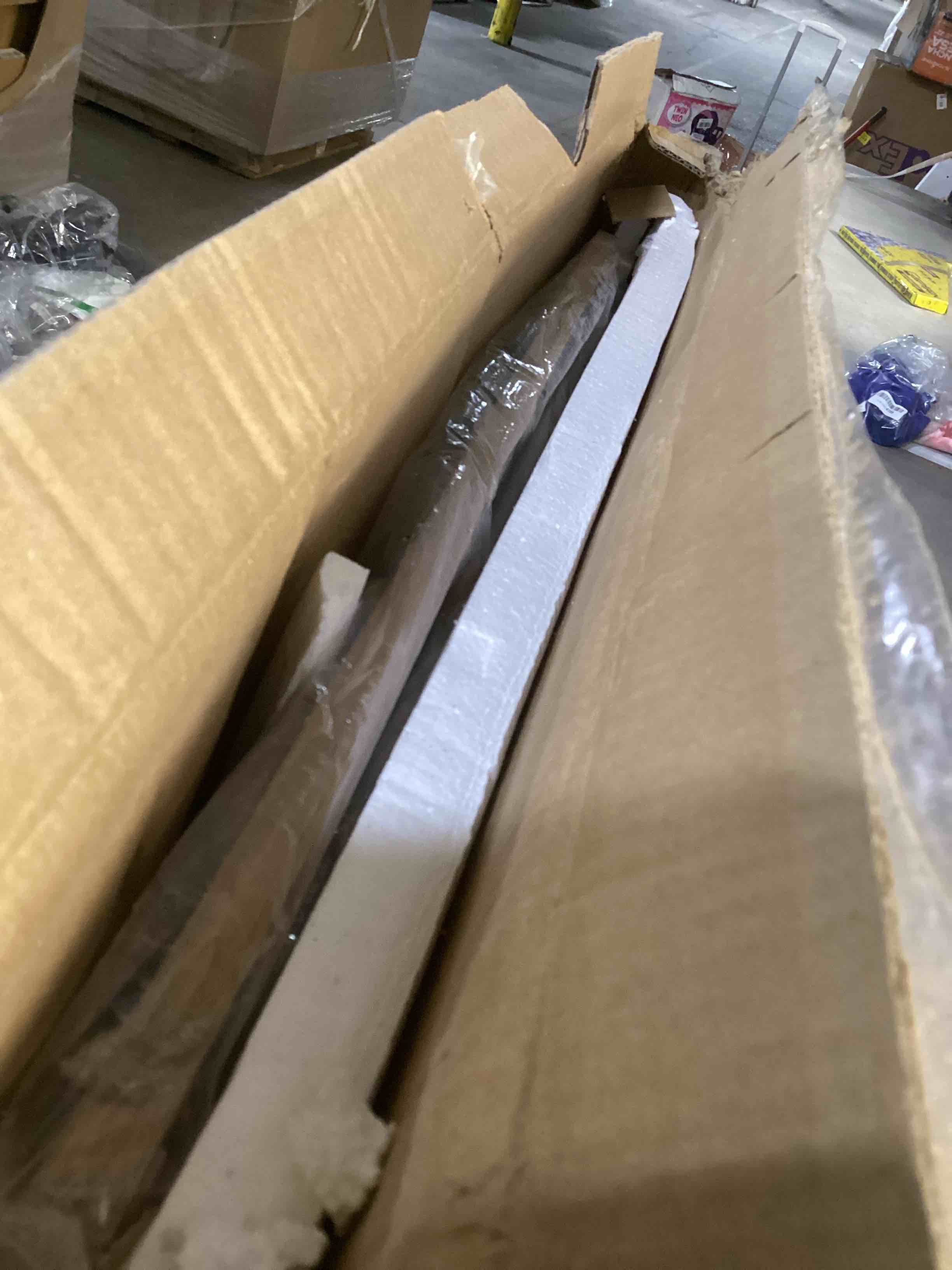 https://s3.amazonaws.com/lotting-images-prod/bidfta/PNK0447829_1730897262895.jpeg