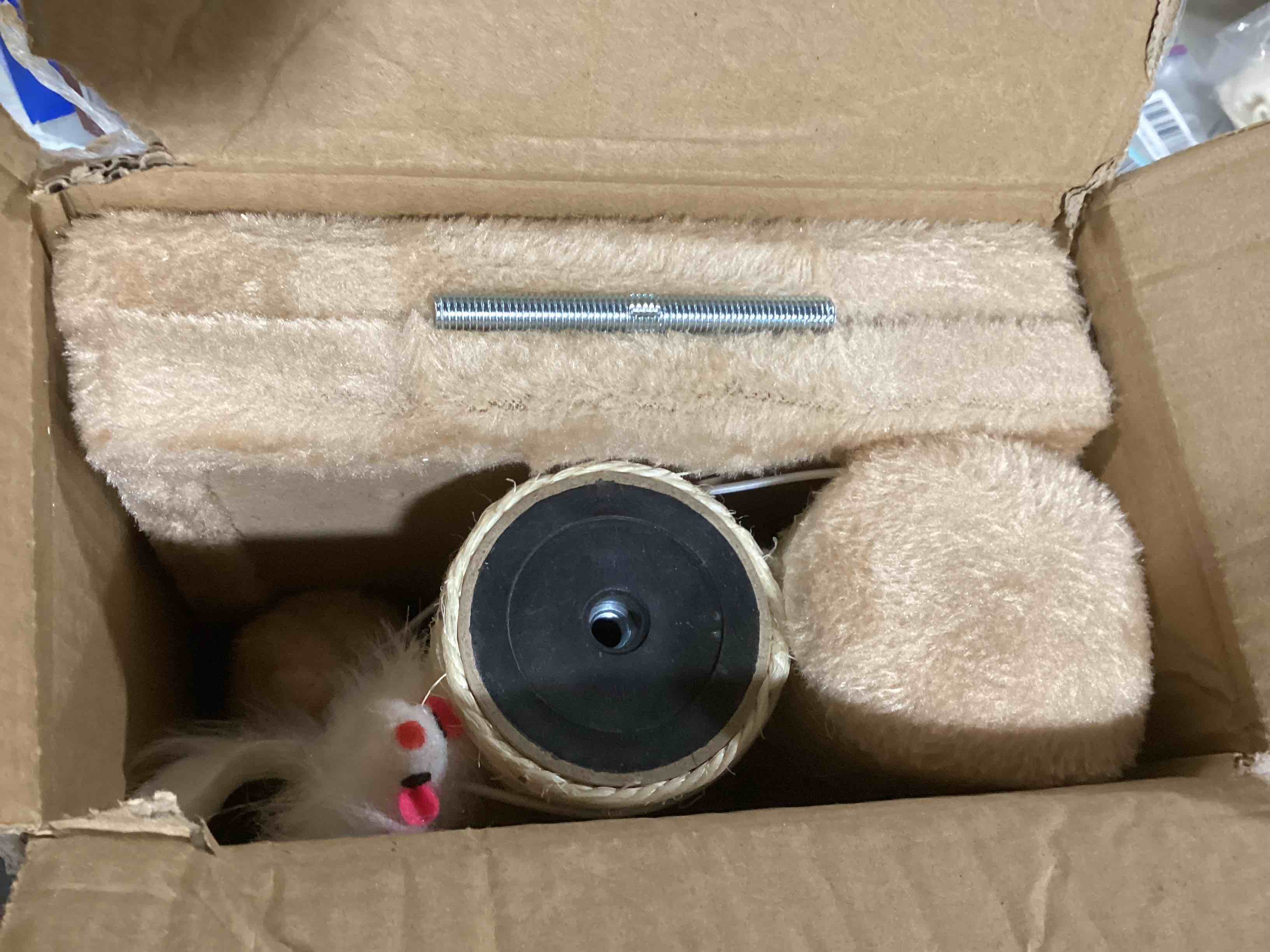 https://s3.amazonaws.com/lotting-images-prod/bidfta/PNK0448554_1730746032569.jpeg
