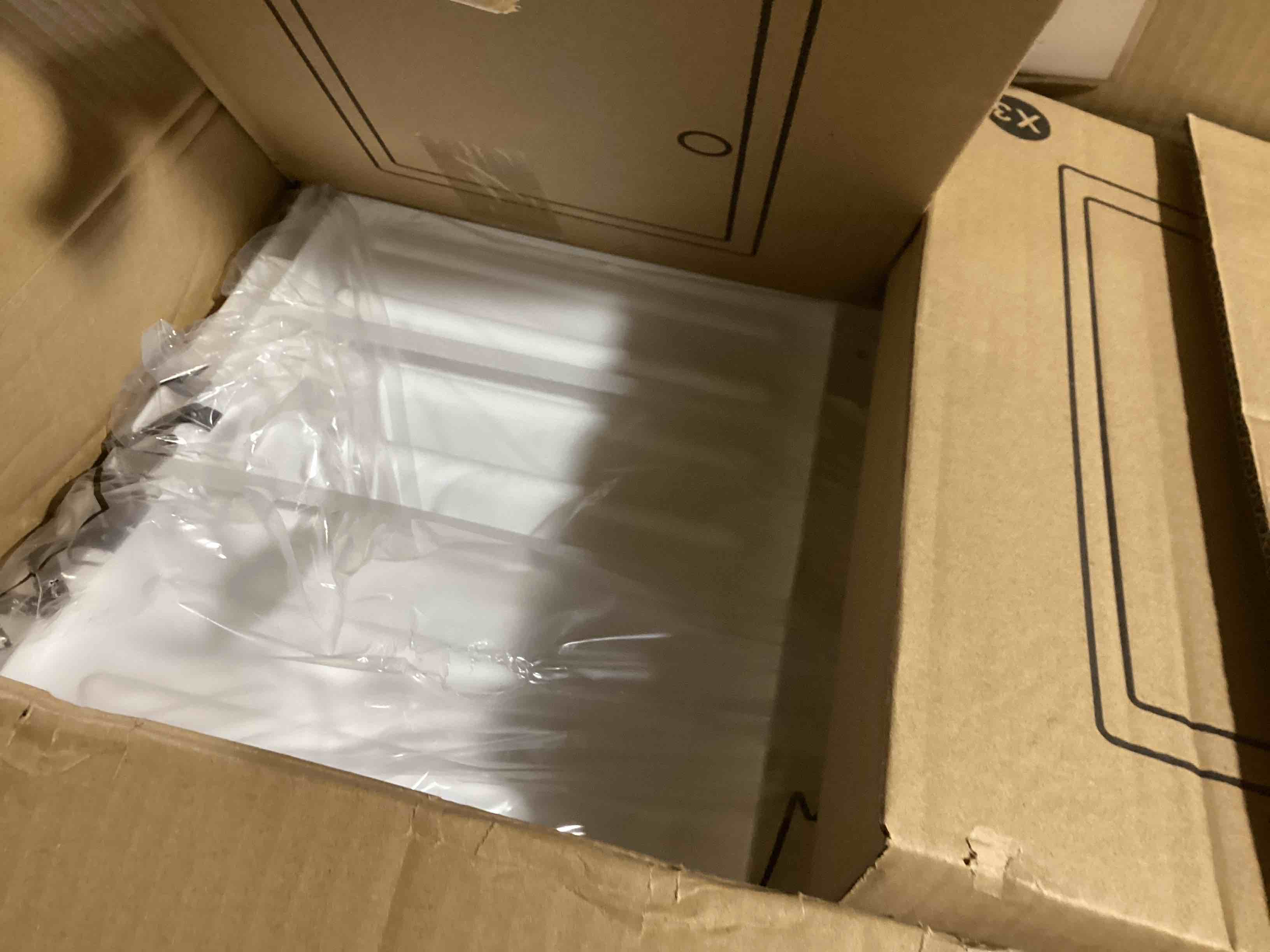 https://s3.amazonaws.com/lotting-images-prod/bidfta/PNK0449149_1730474898389.jpeg