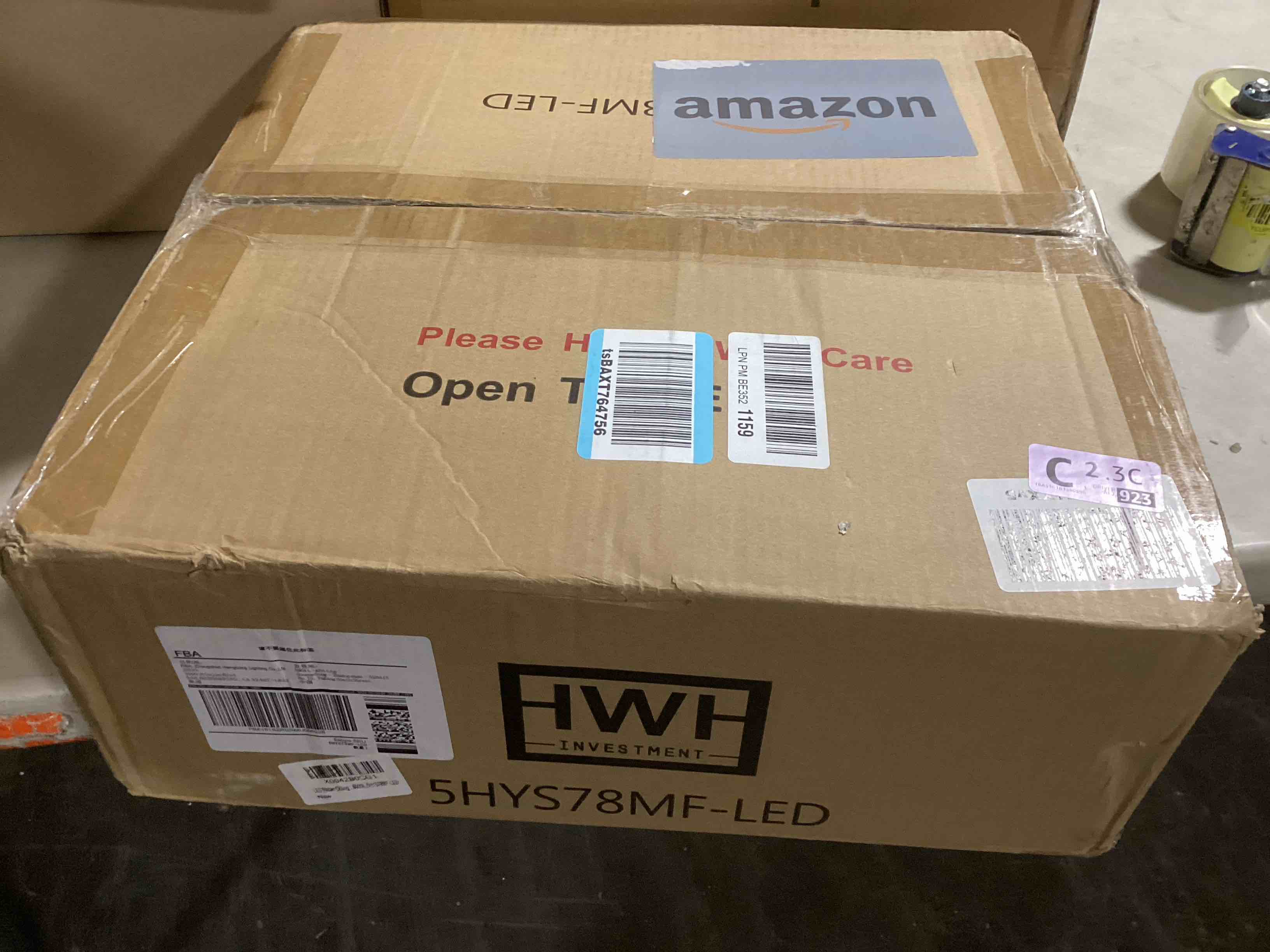 https://s3.amazonaws.com/lotting-images-prod/bidfta/PNK0449431_1730393213989.jpeg
