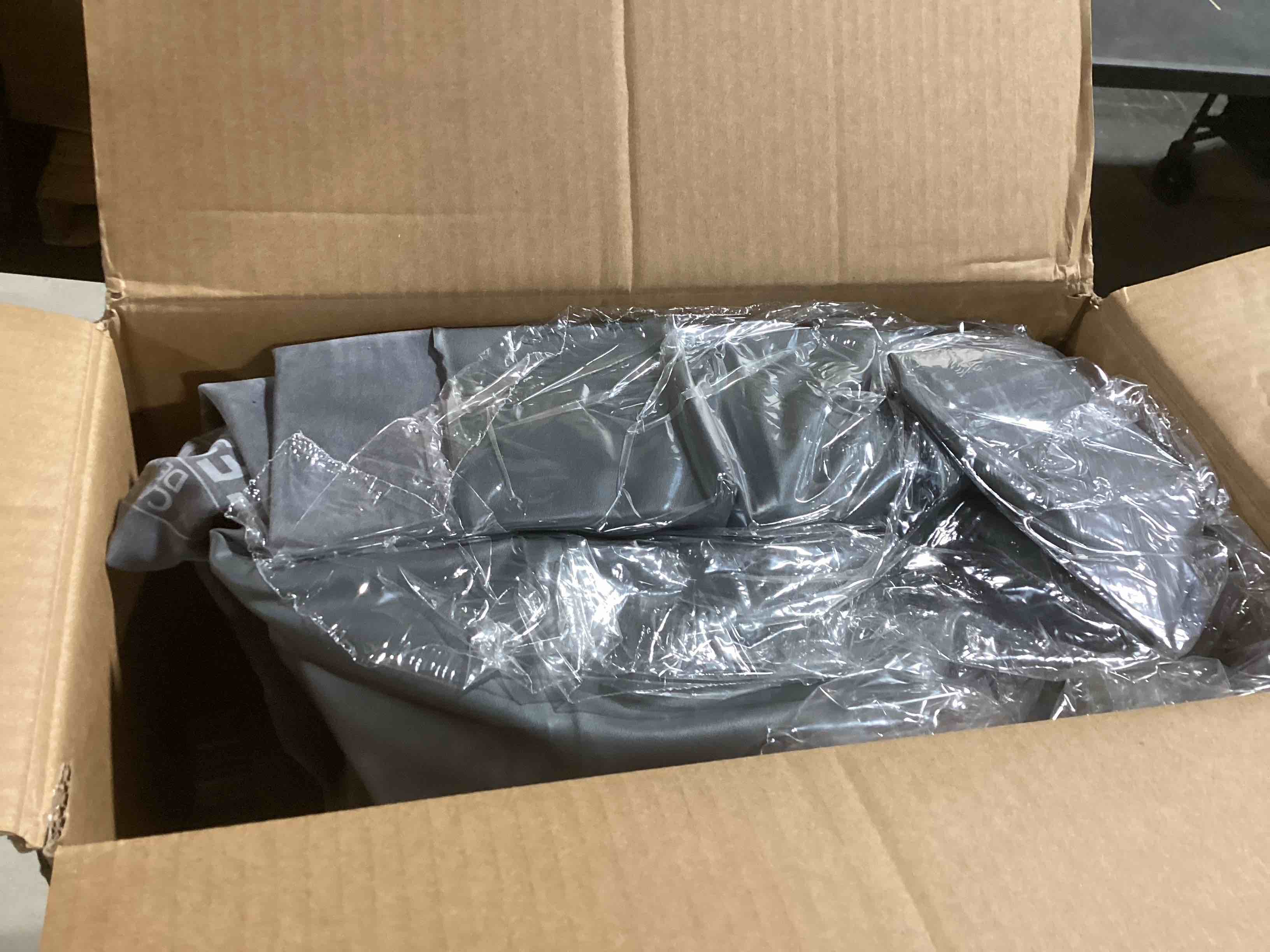 https://s3.amazonaws.com/lotting-images-prod/bidfta/PNK0449438_1730392760618.jpeg