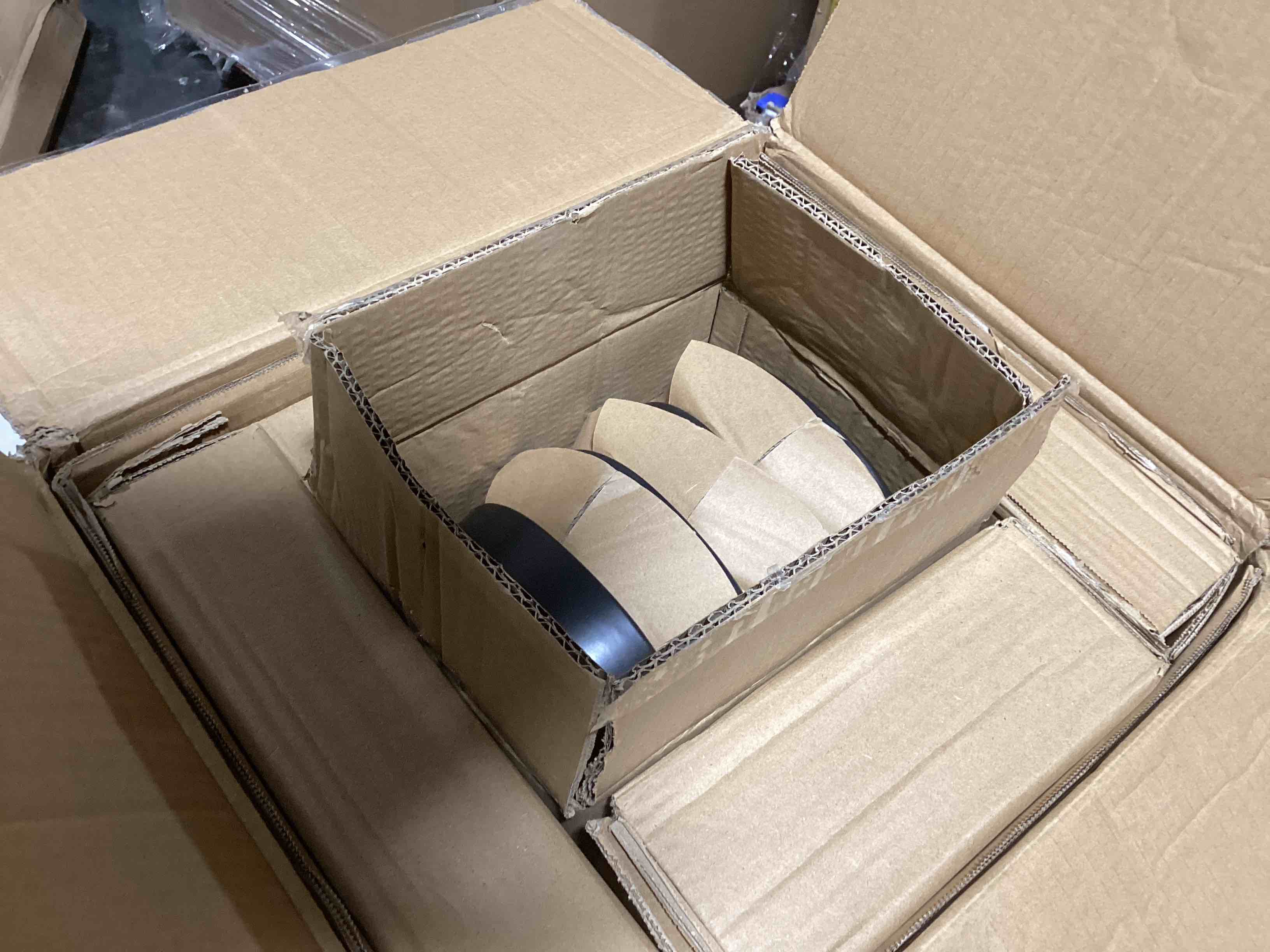 https://s3.amazonaws.com/lotting-images-prod/bidfta/PNK0449522_1730380225295.jpeg