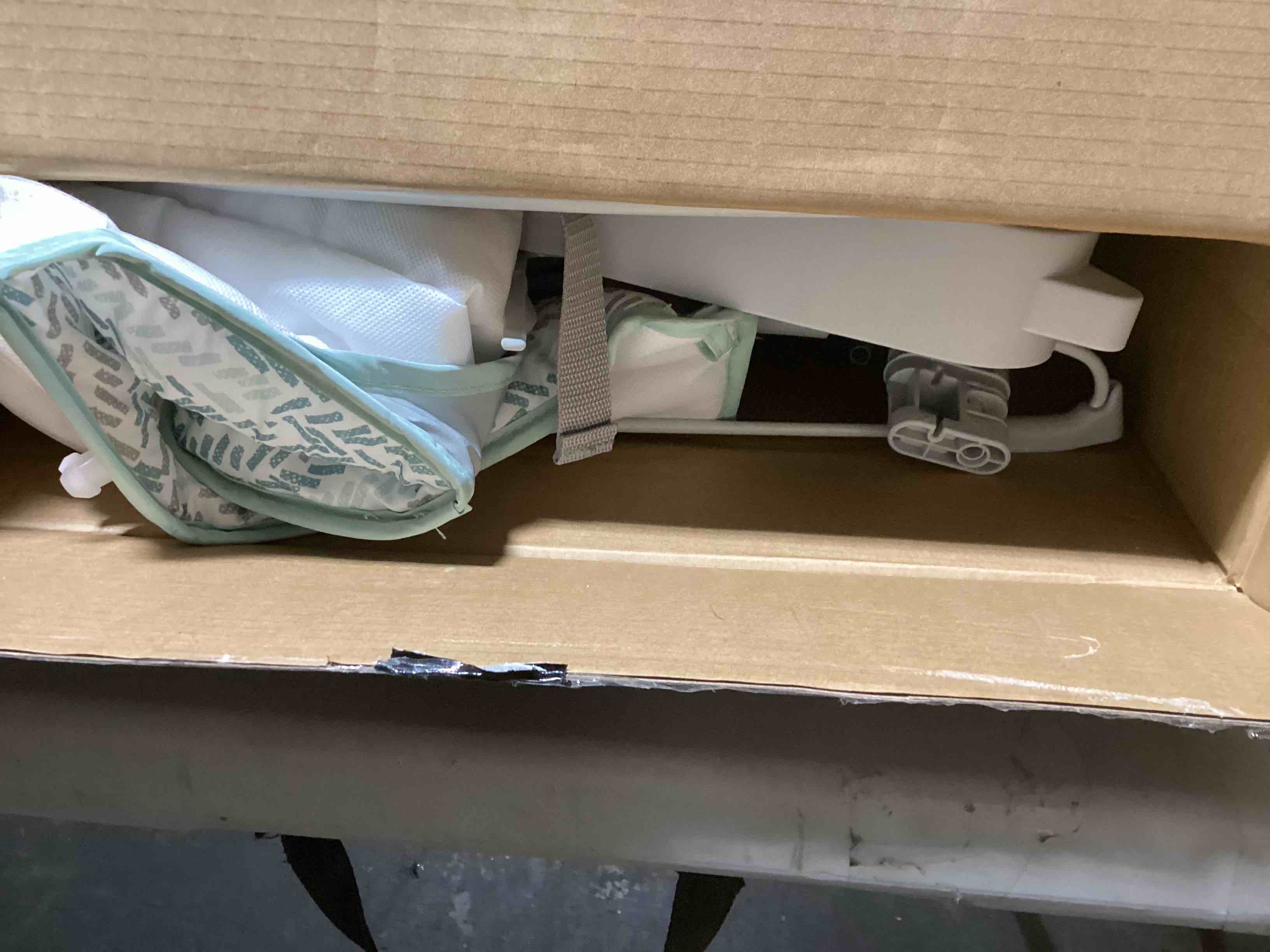 https://s3.amazonaws.com/lotting-images-prod/bidfta/PNK0449523_1730380377015.jpeg