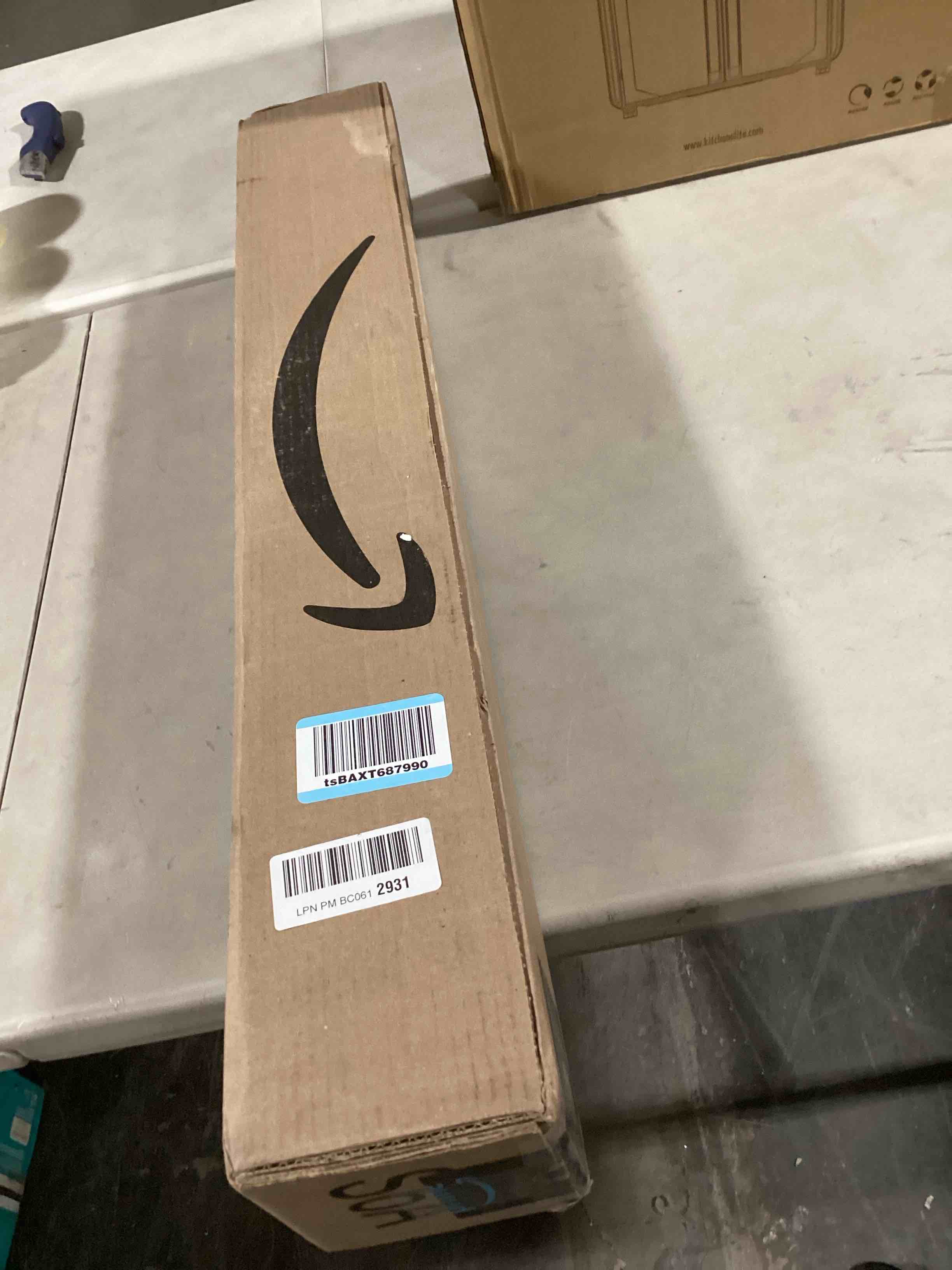 https://s3.amazonaws.com/lotting-images-prod/bidfta/PNK0449643_1730315063758.jpeg